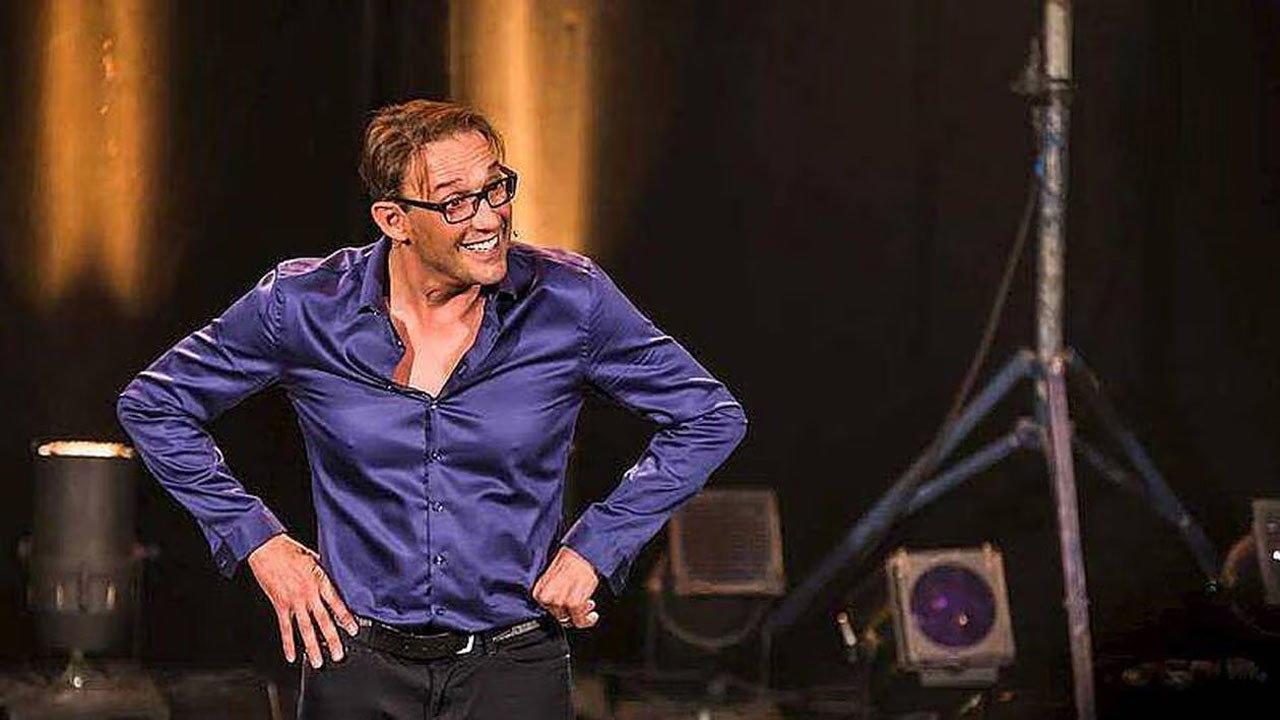 Julien Courbet fait son show au camping ! 2015 movie scene