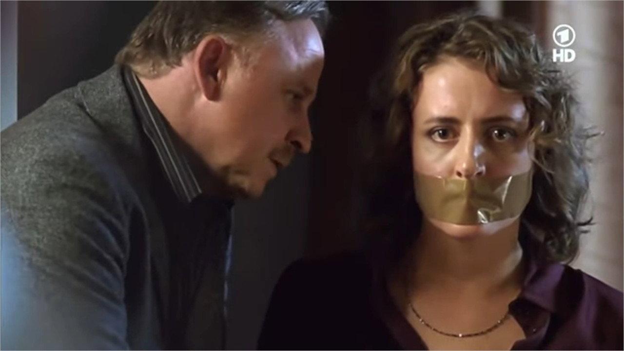 Das Ende einer Maus ist der Anfang einer Katze 2011 movie scene