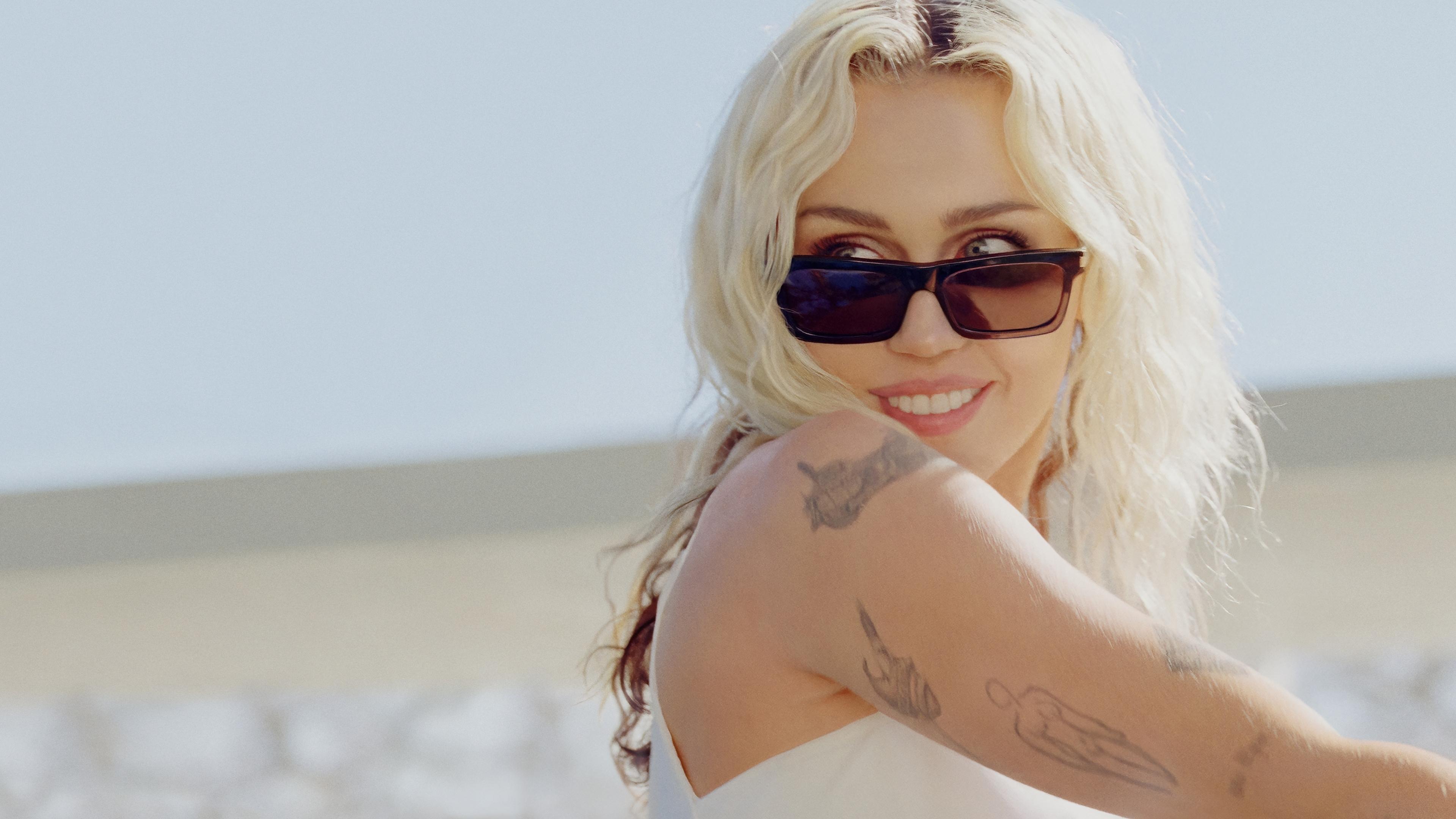 Miley Cyrus - Endless Summer Vacation (Backyard Sessions) 2023 movie scene