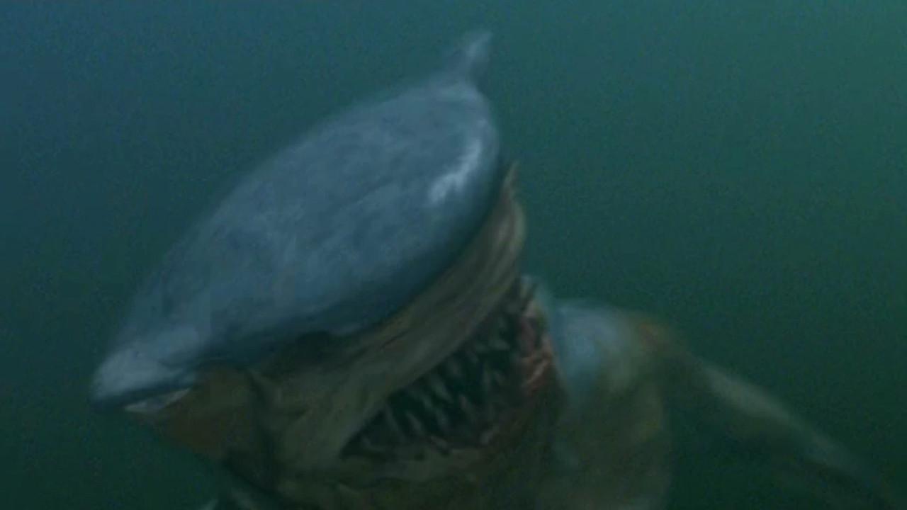 Hammerhead 2005 movie scene