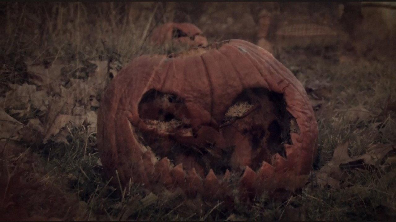 3 Dead Trick or Treaters 2016 movie scene