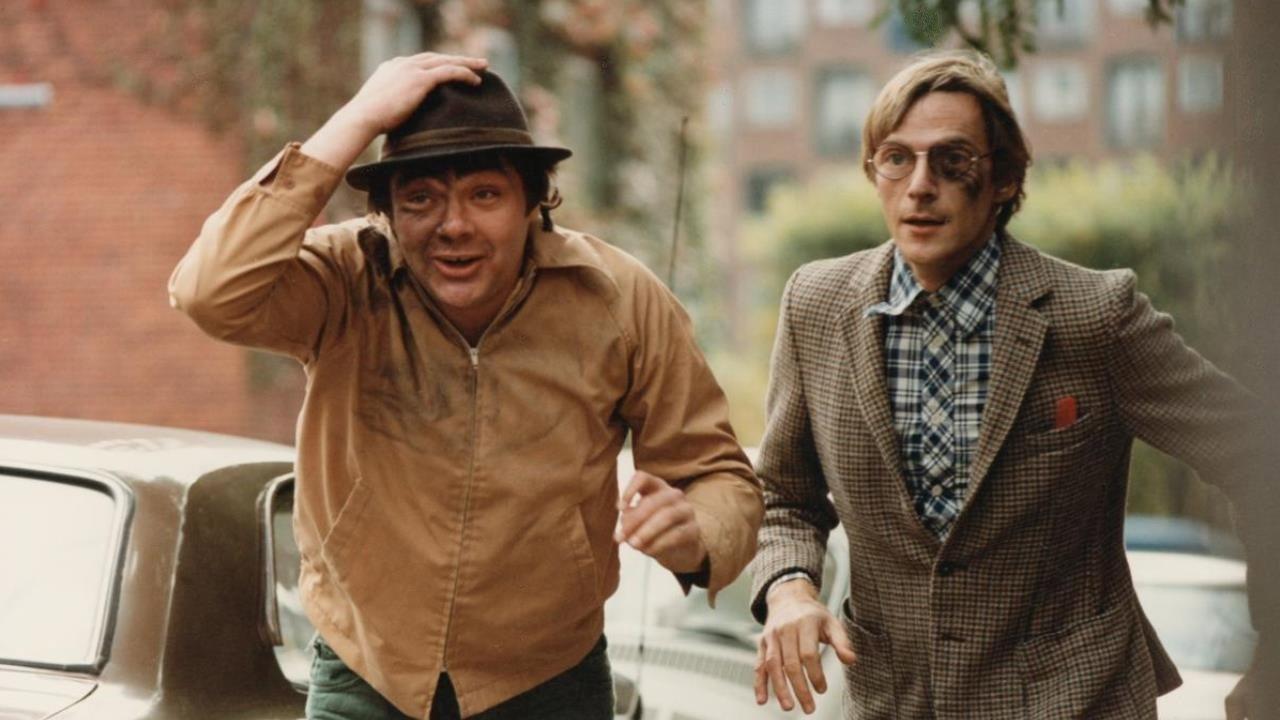 Undskyld vi er her 1980 movie scene