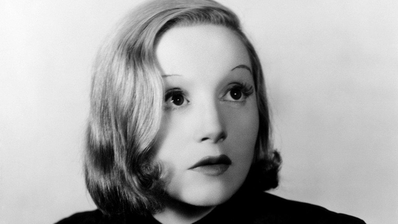 Dreaming Lips 1937 movie scene