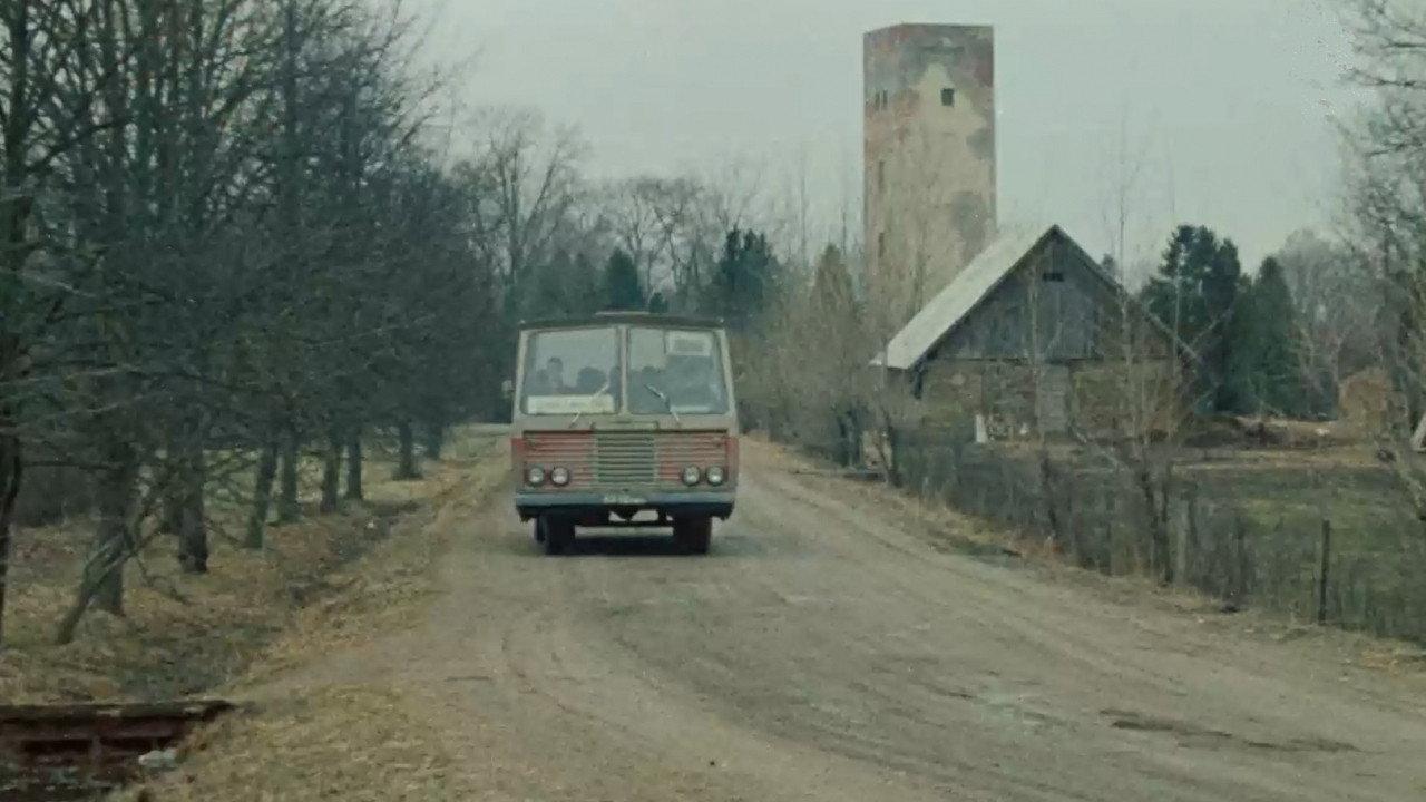 Sitiens 1980 movie scene