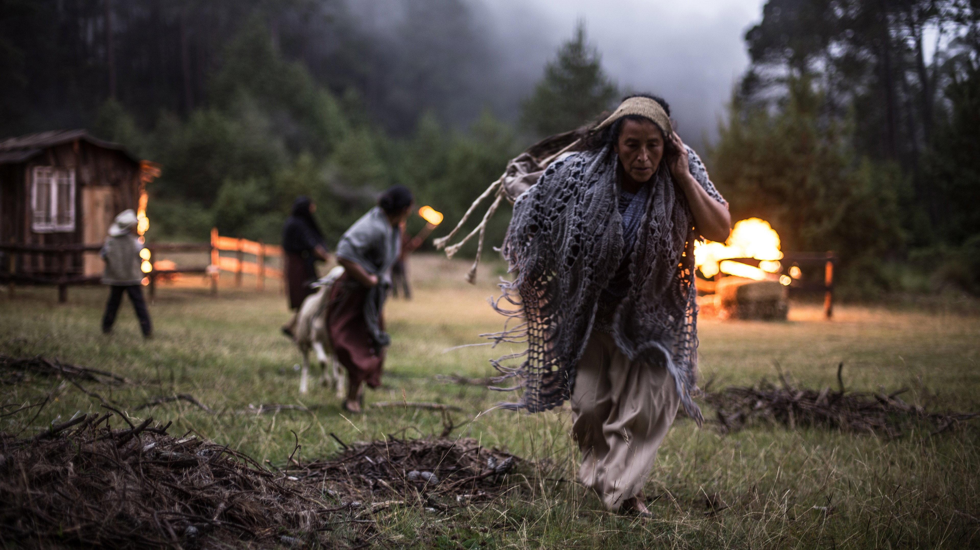 Mujeres del alba 2025 movie scene