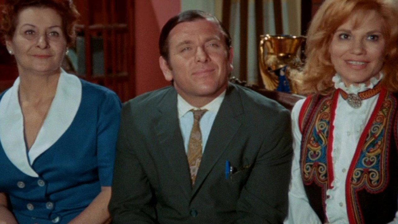Volunteer in Eros 1971 movie scene