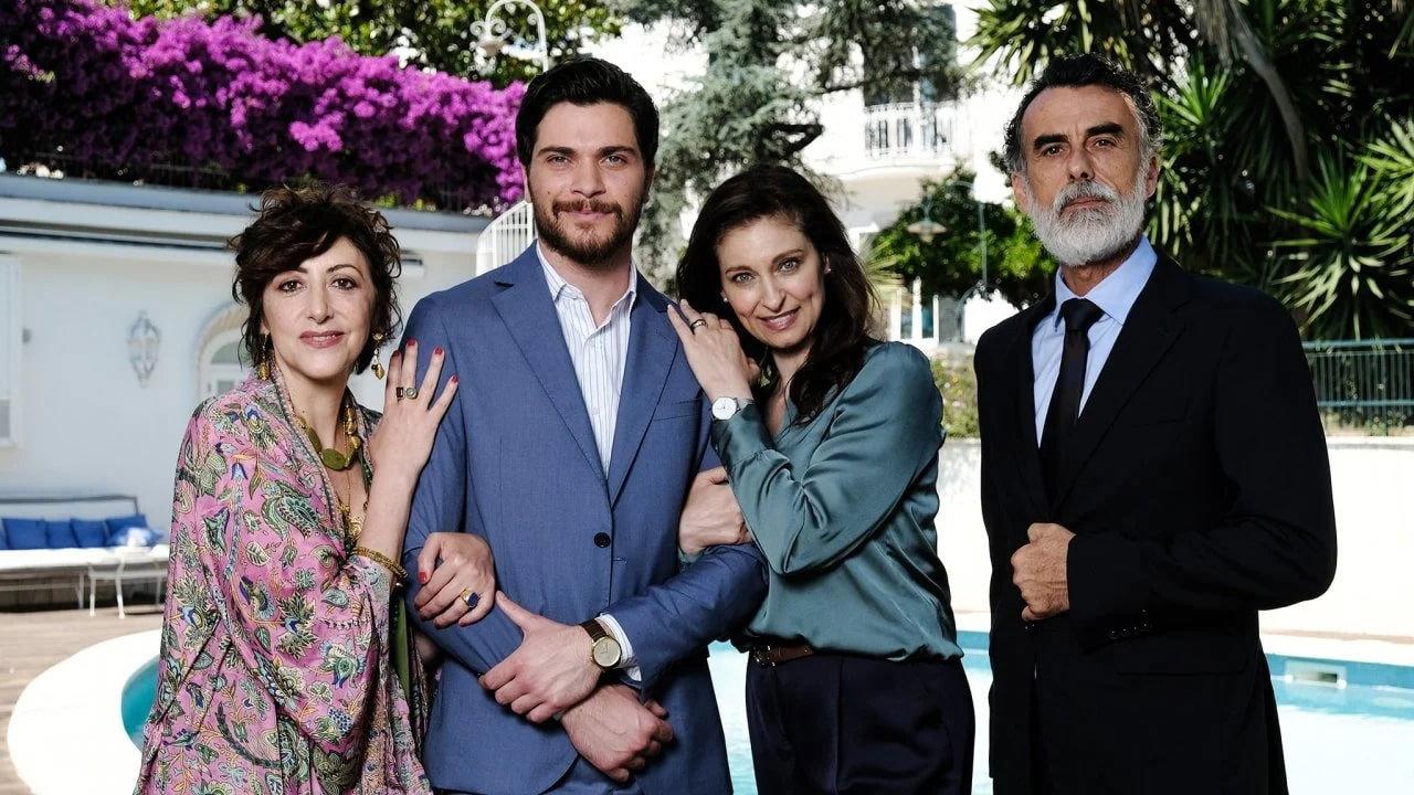 Diversi come due gocce d'acqua 2022 movie scene
