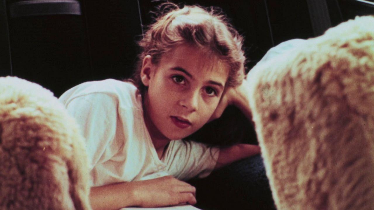 Hen in a Boat 1984 movie scene