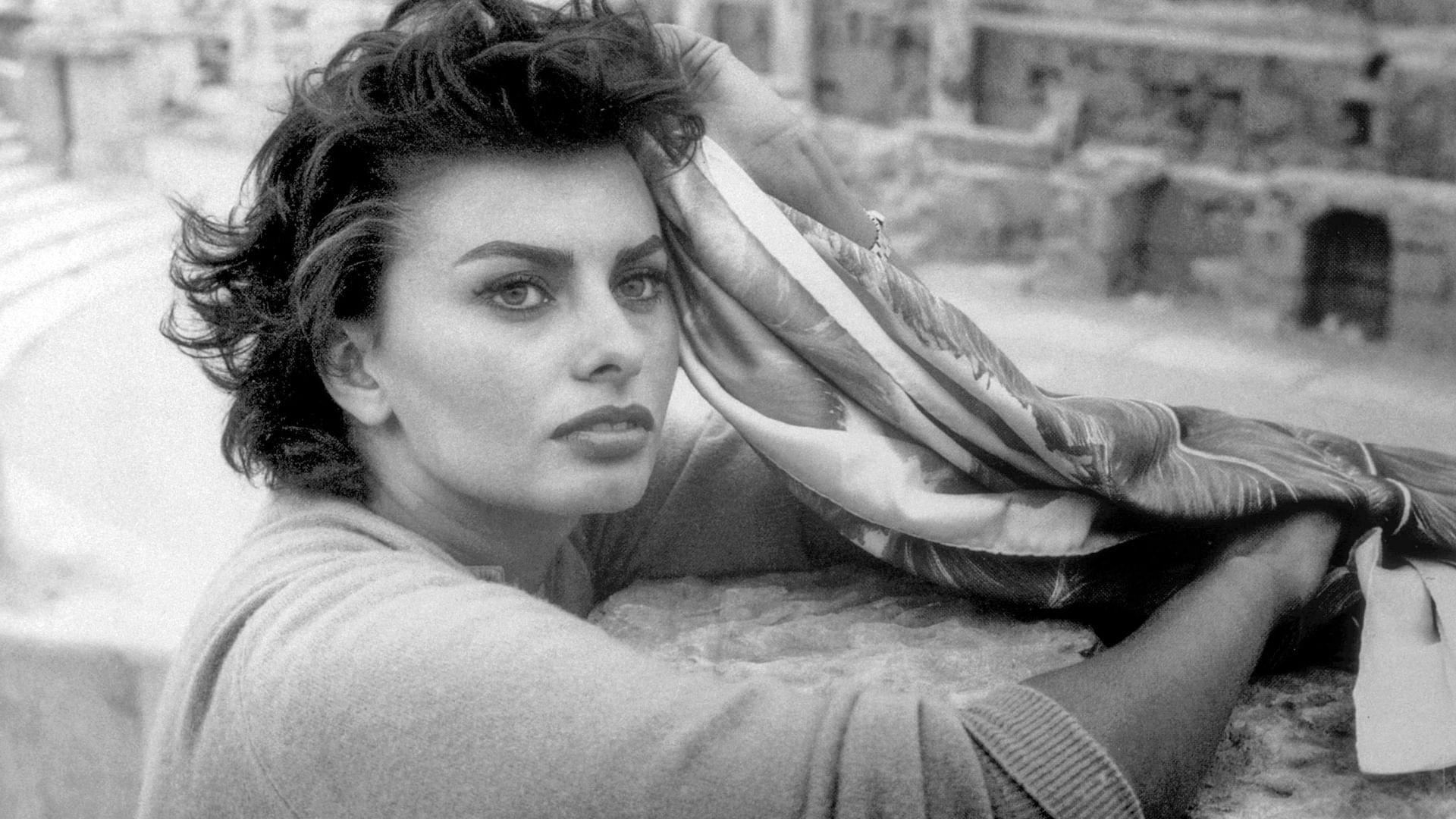 Sophia Loren, a special destiny 2019 movie scene
