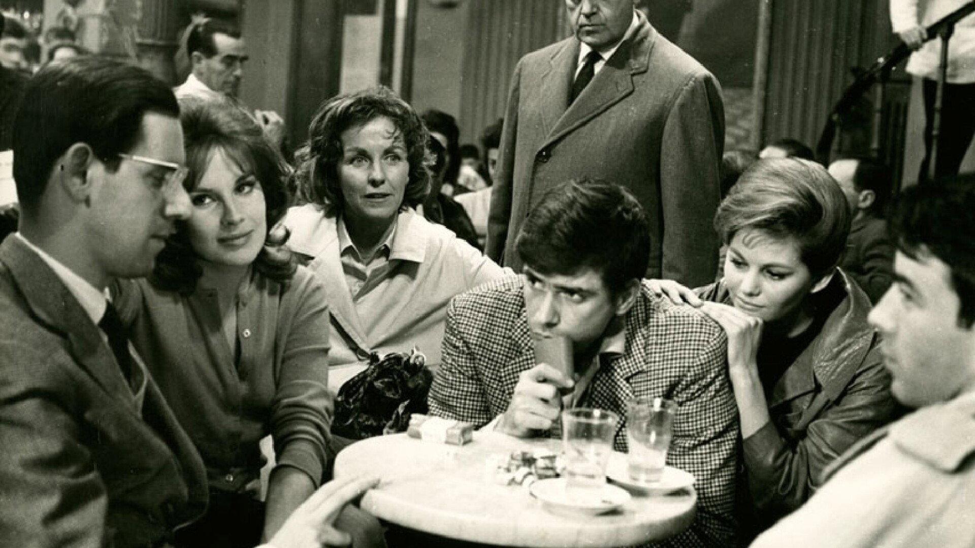 The Dolphins 1960 movie scene
