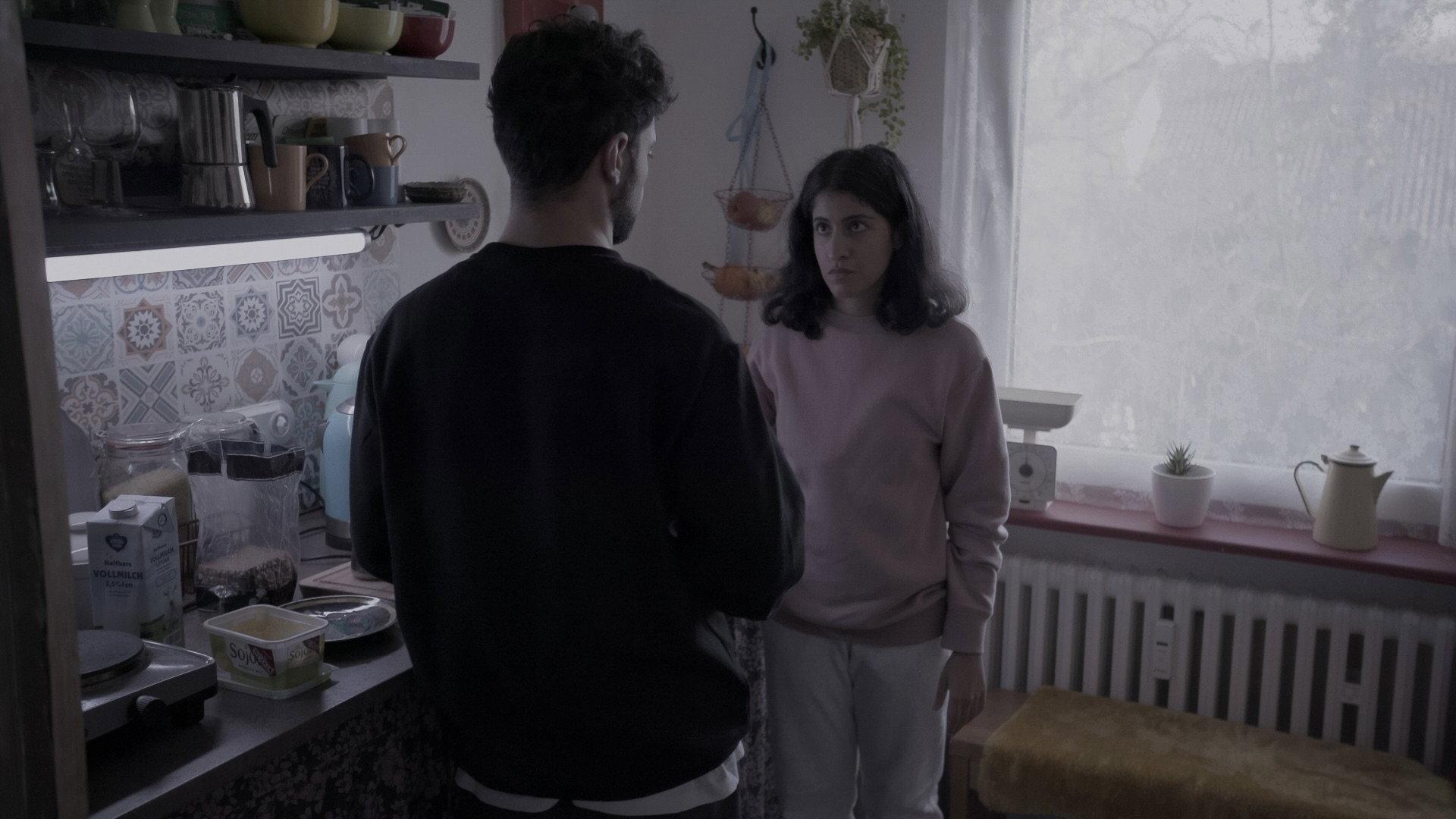 Mona & Parviz 2021 movie scene