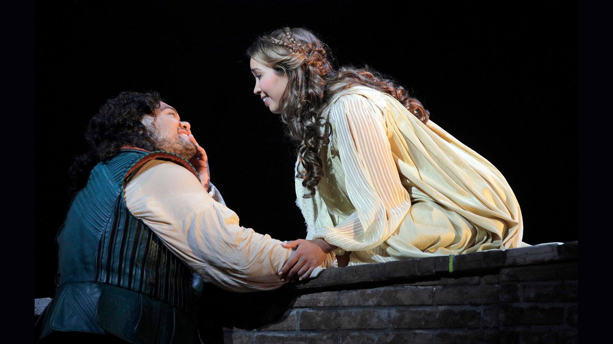 Gounod's Romeo and Juliet: San Francisco Opera 2019 movie scene