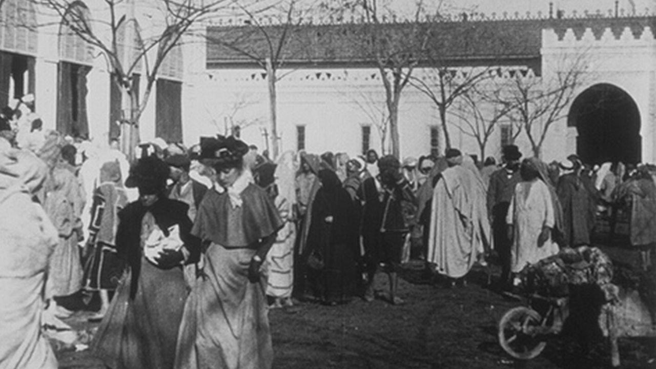 Market 1896 movie scene