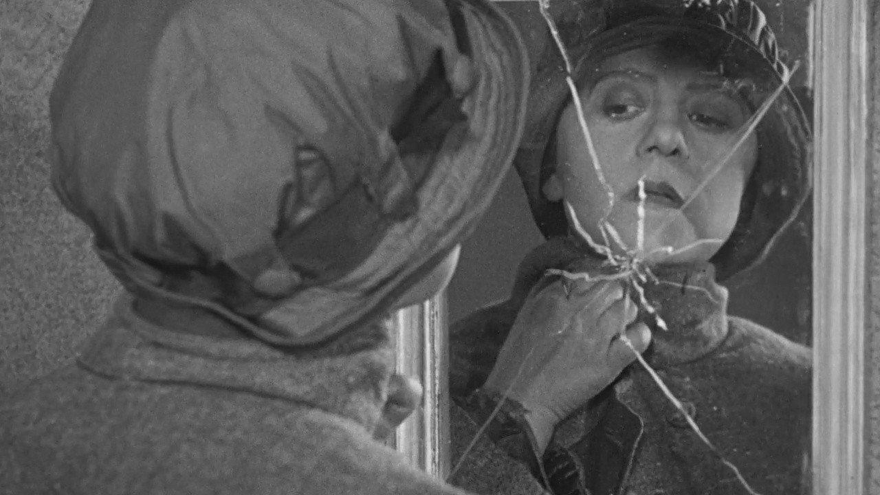 Der Weg einer Proletarierin 1929 movie scene