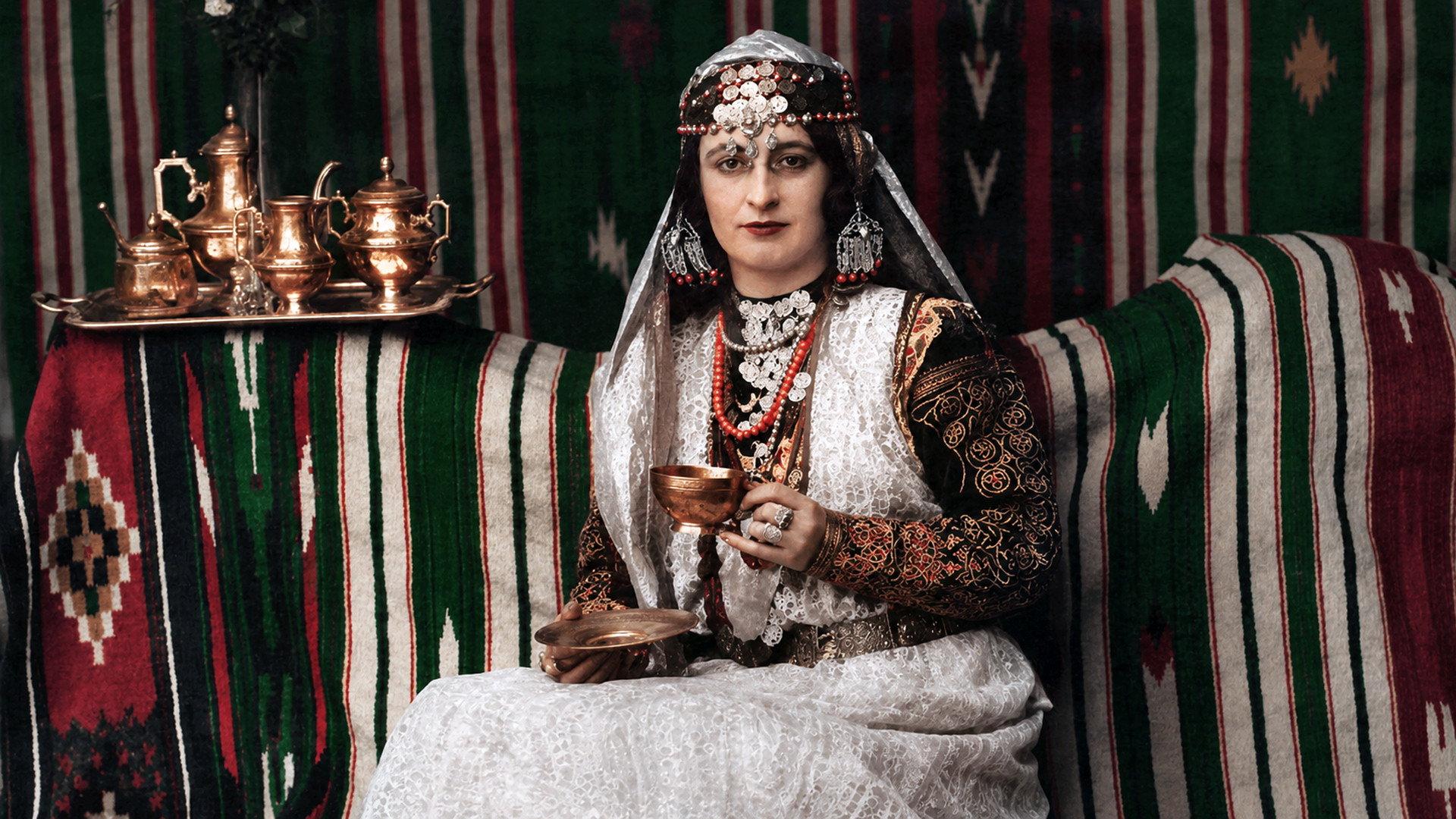 Emilie Busquant, an Algerian passion 2015 movie scene