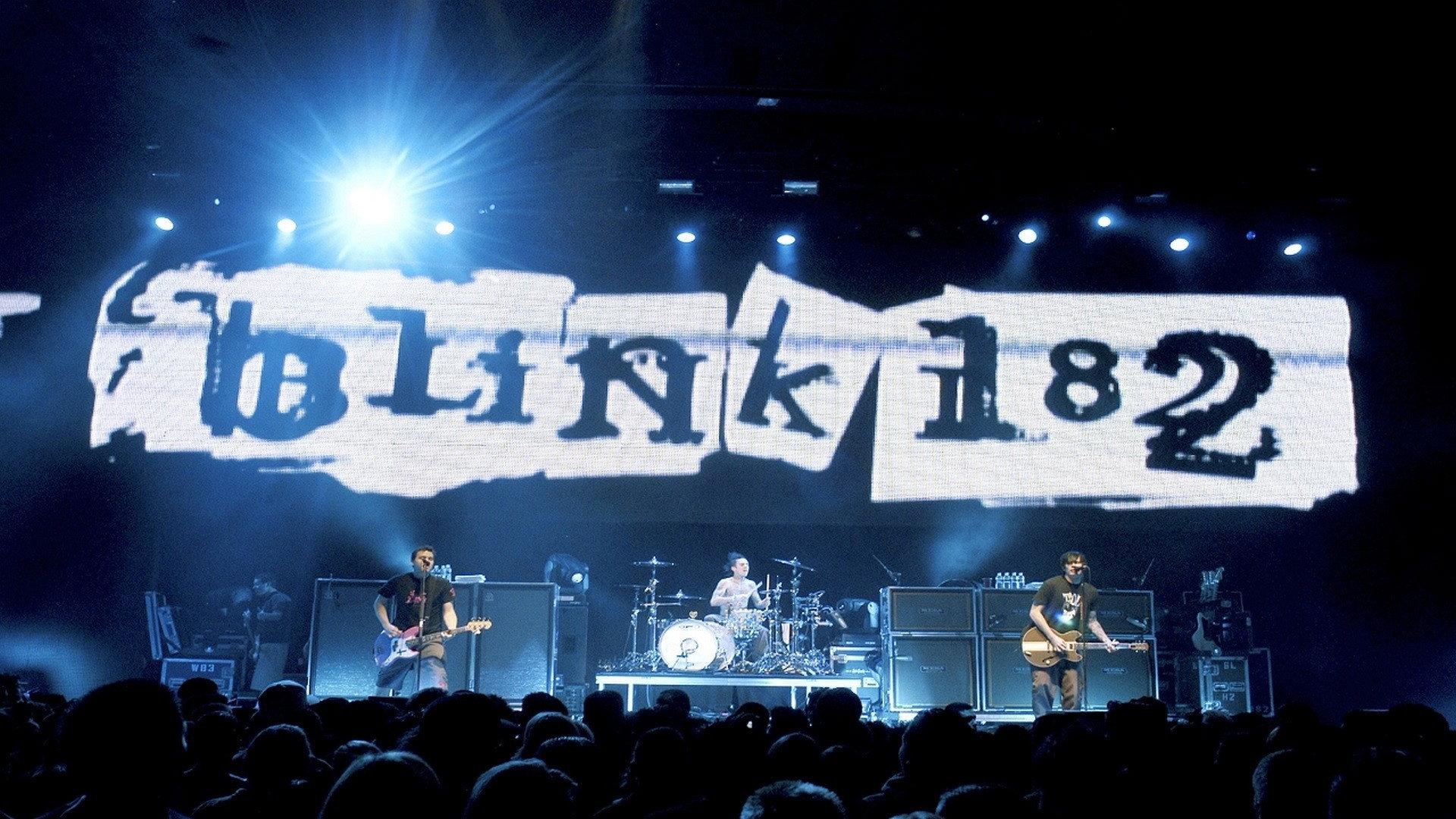 Blink-182: Blink-182 (Tour Edition) 2003 movie scene
