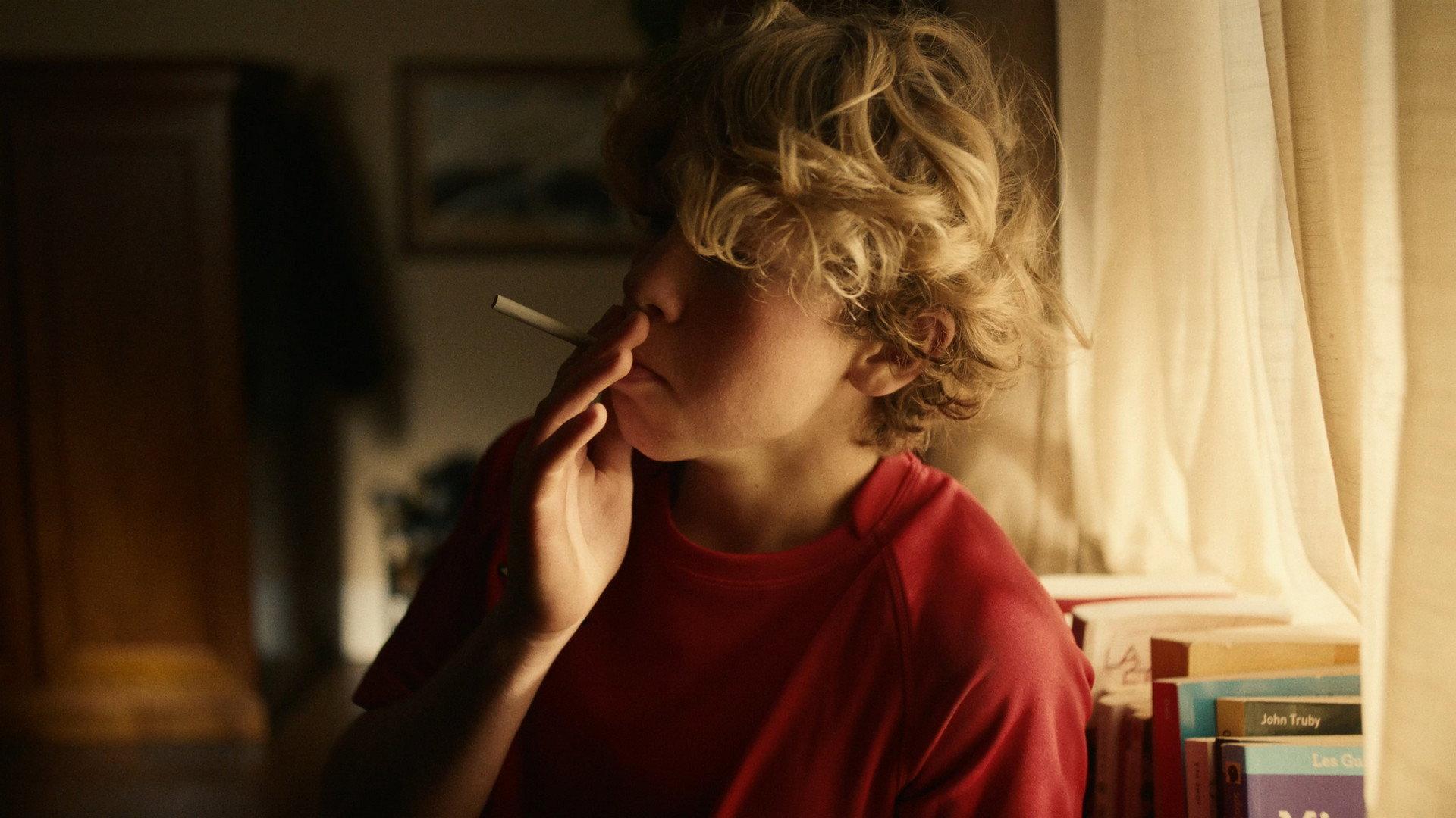 Loulou 2023 movie scene