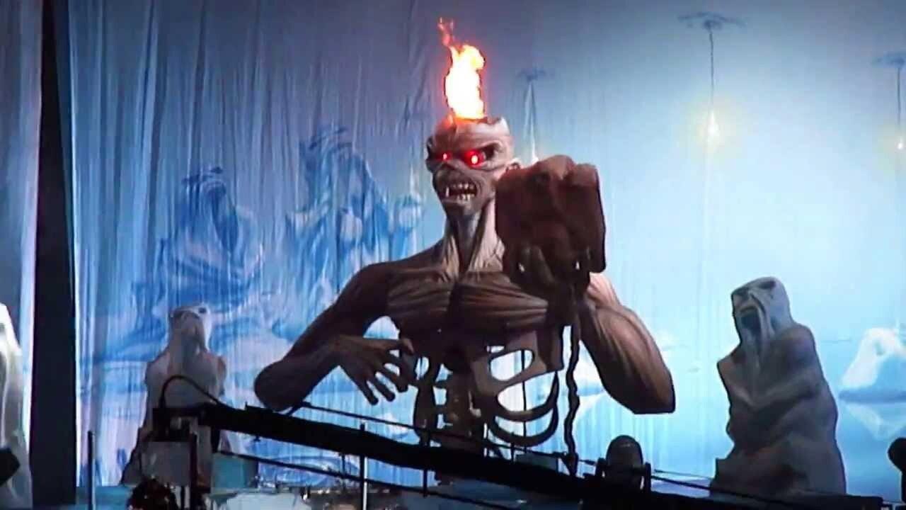 Iron Maiden: Rock in Rio 2013 2013 movie scene