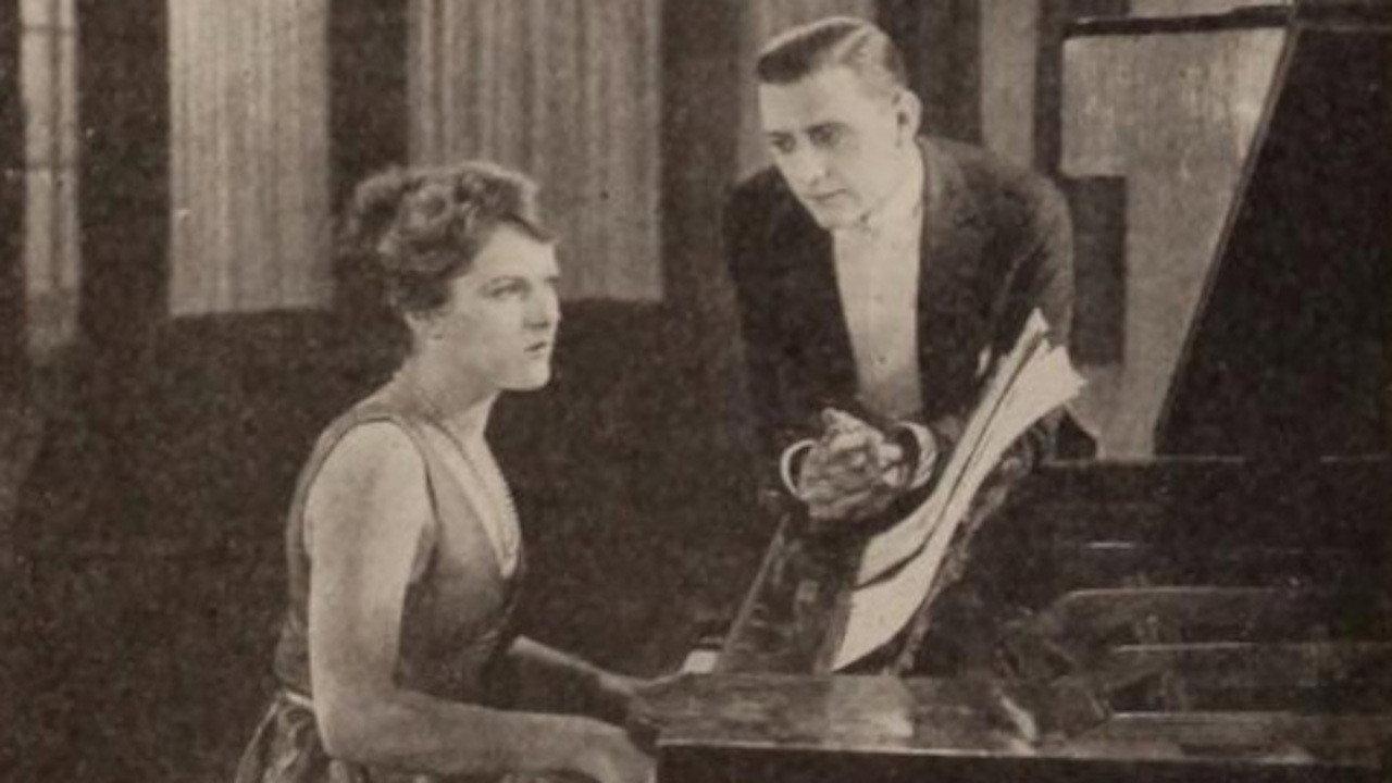 The Barricade 1917 movie scene
