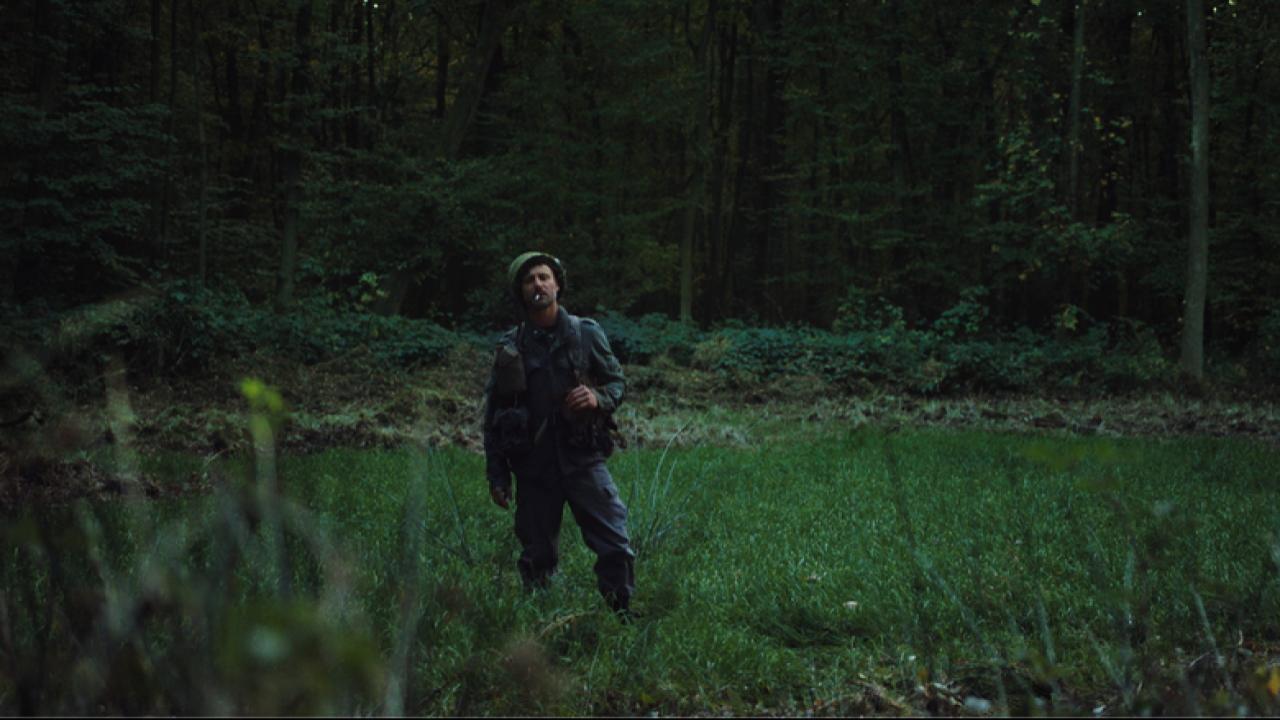 De plumes et de plomb 2020 movie scene