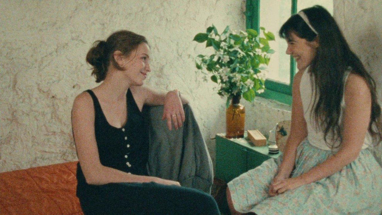 Four Adventures of Reinette and Mirabelle 1987 movie scene