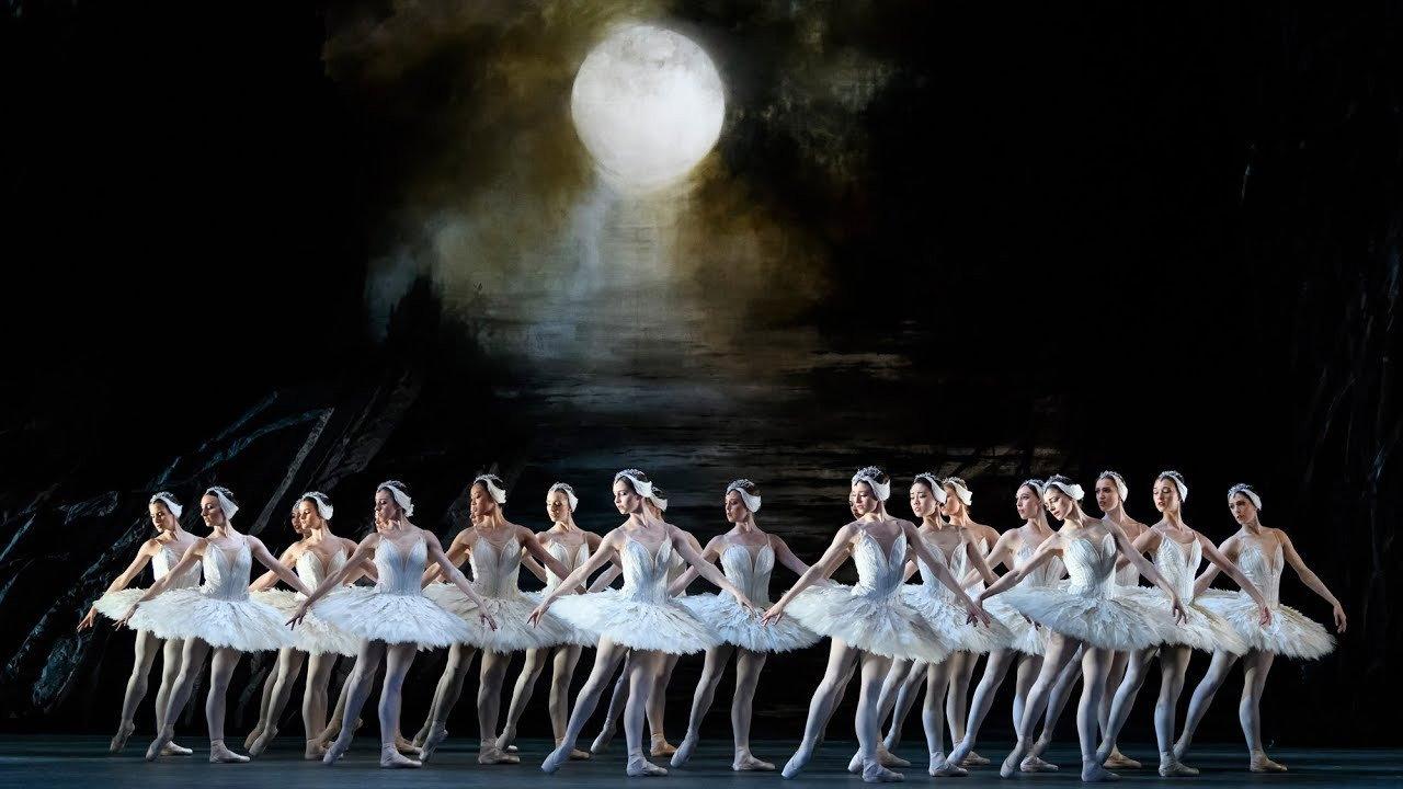 Tchaikovsky: Le Lac des cygnes 2018 movie scene