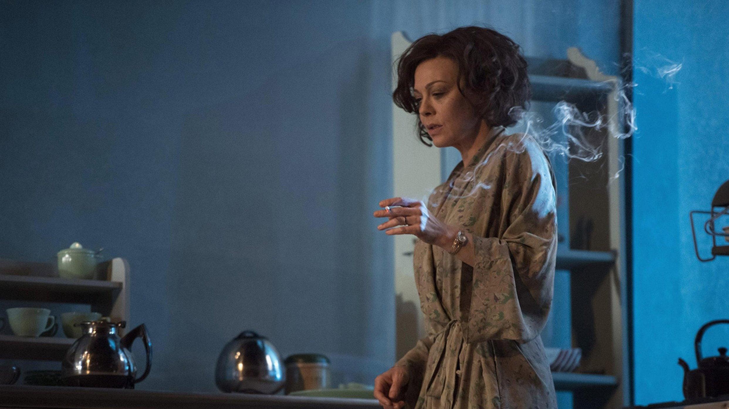 National Theatre Live: The Deep Blue Sea 2016 movie scene