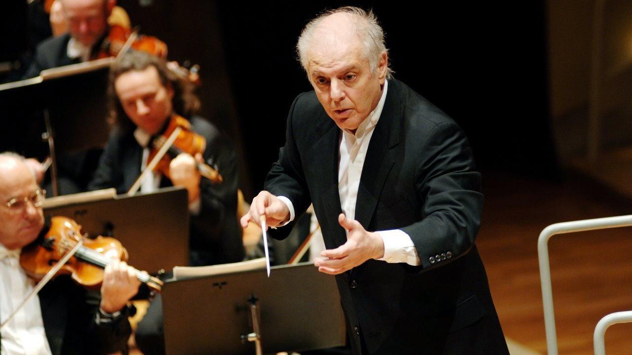 Daniel Barenboim: Beethoven - Piano Concertos 1-5 2007 movie scene