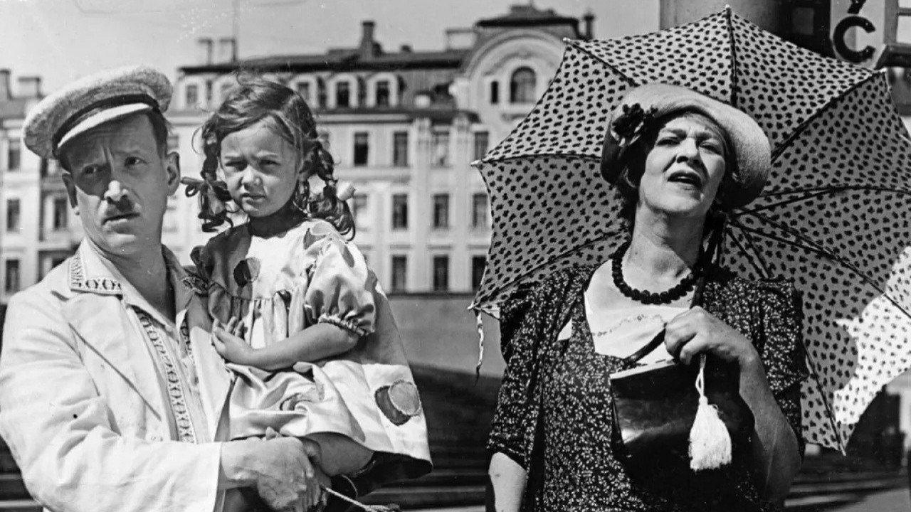 The Foundling 1939 movie scene