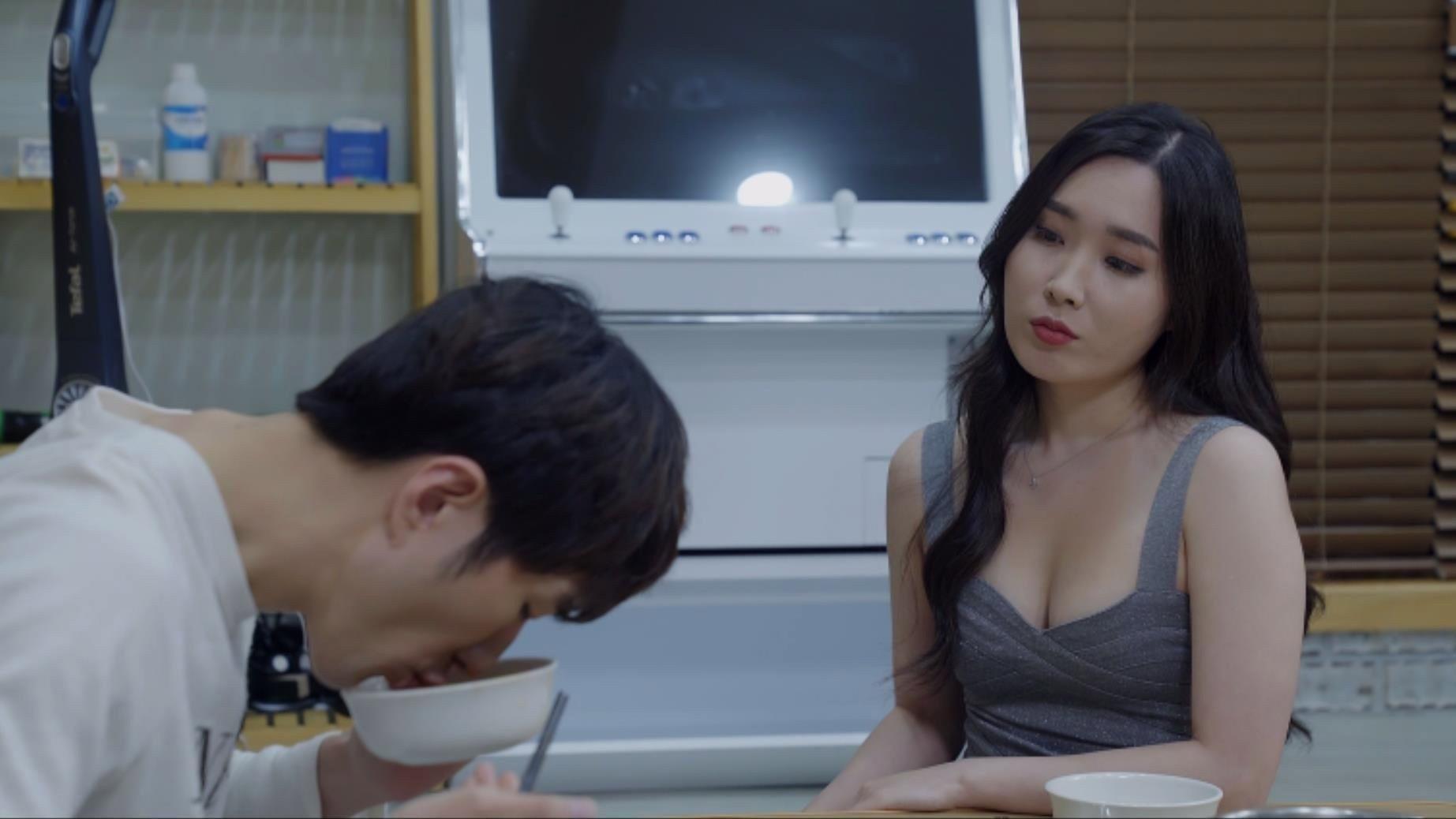 Mother's Friend 2 2018 movie scene