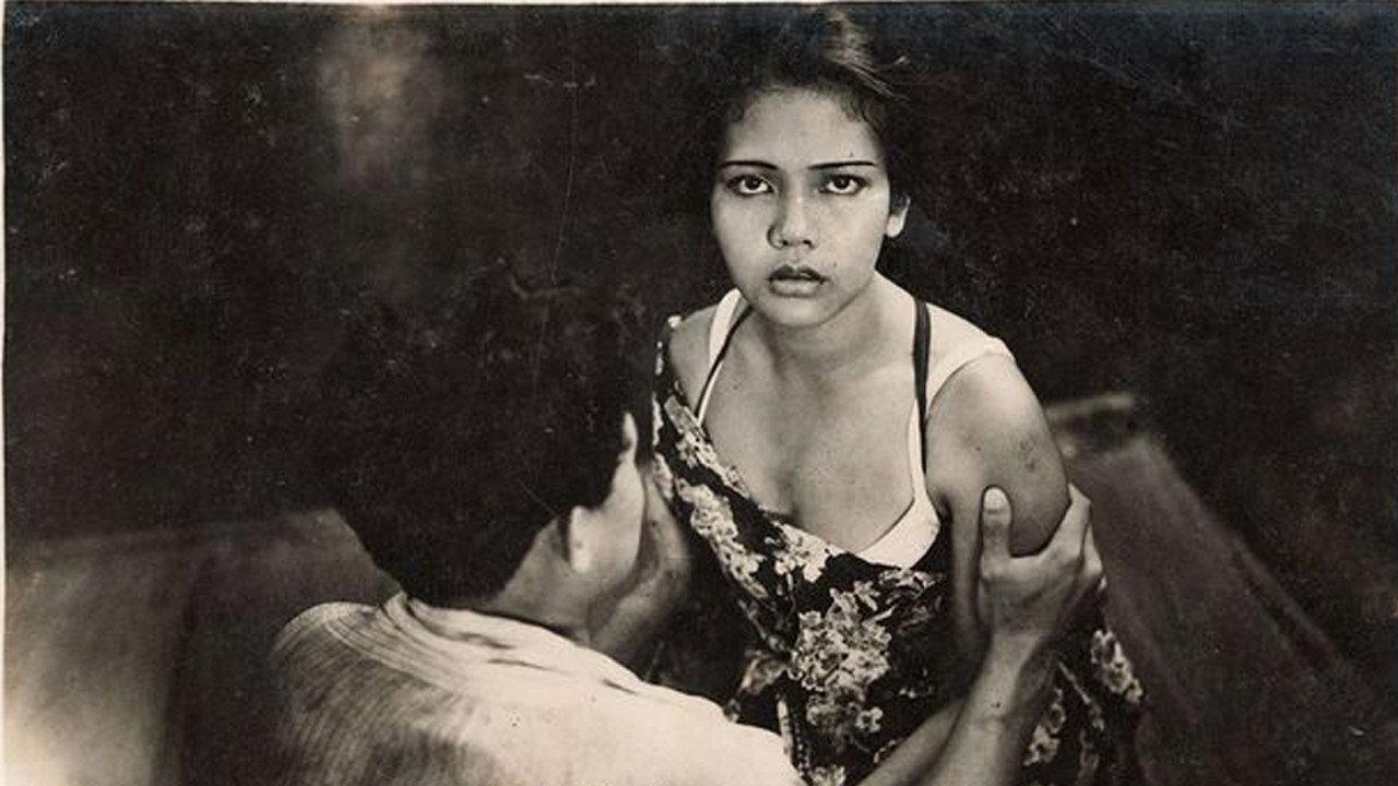 Siti Akbari 1940 movie scene