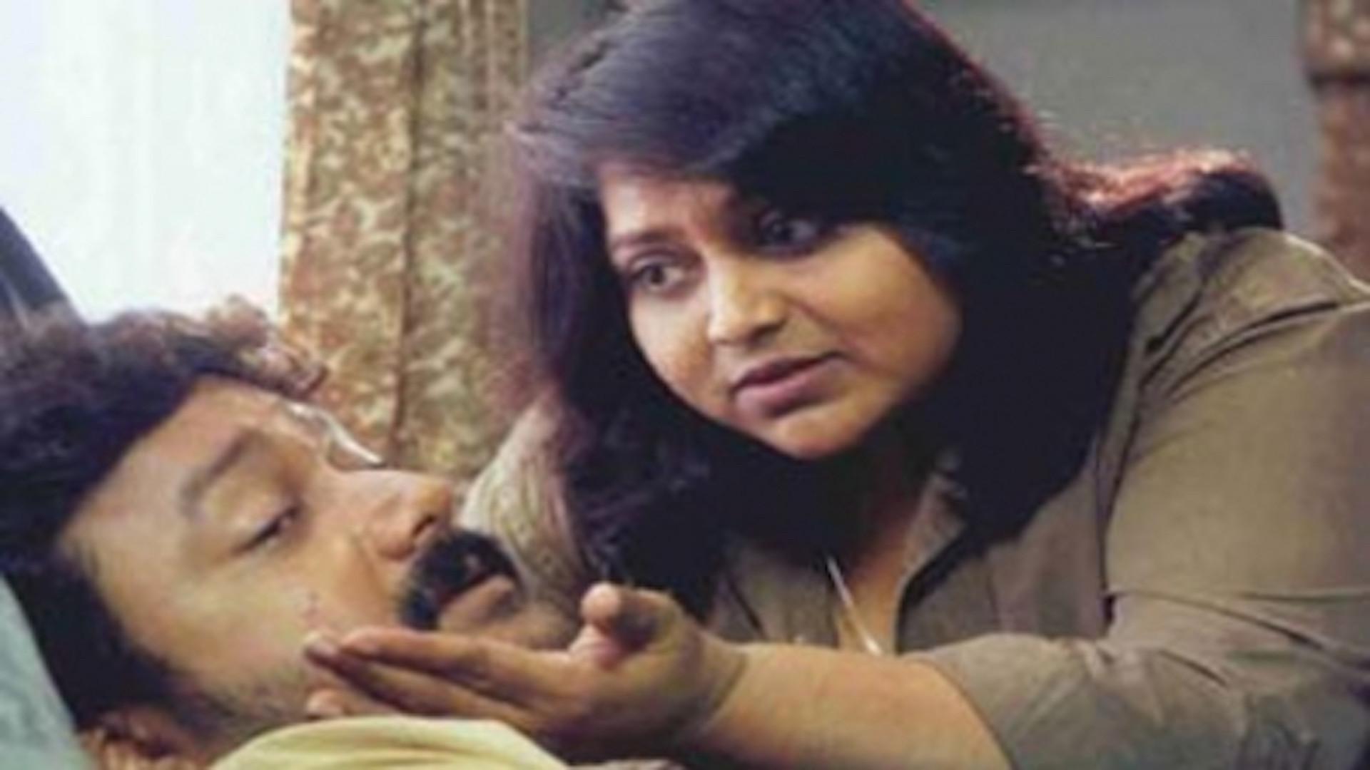 Julie Ganapathi 2003 movie scene