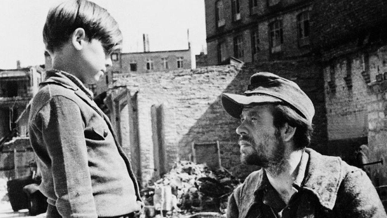 Somewhere in Berlin 1946 movie scene