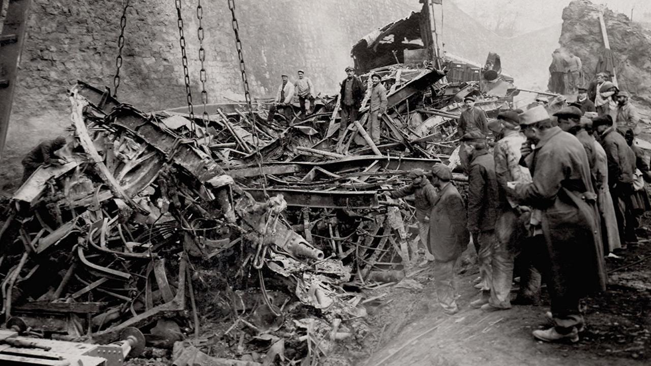 1917, The Train from Hell 2019 movie scene