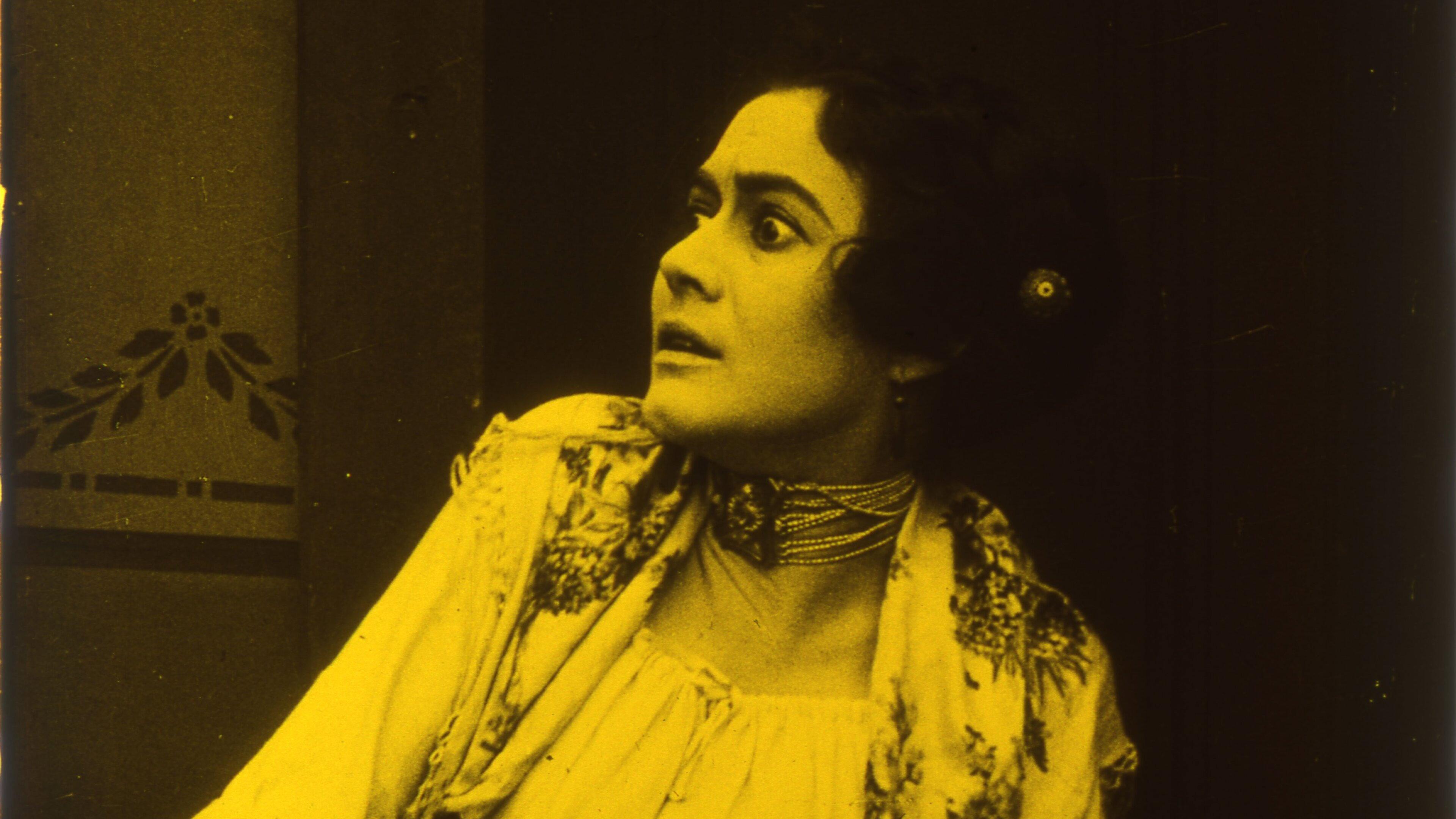 The Strangling Hand 1920 movie scene