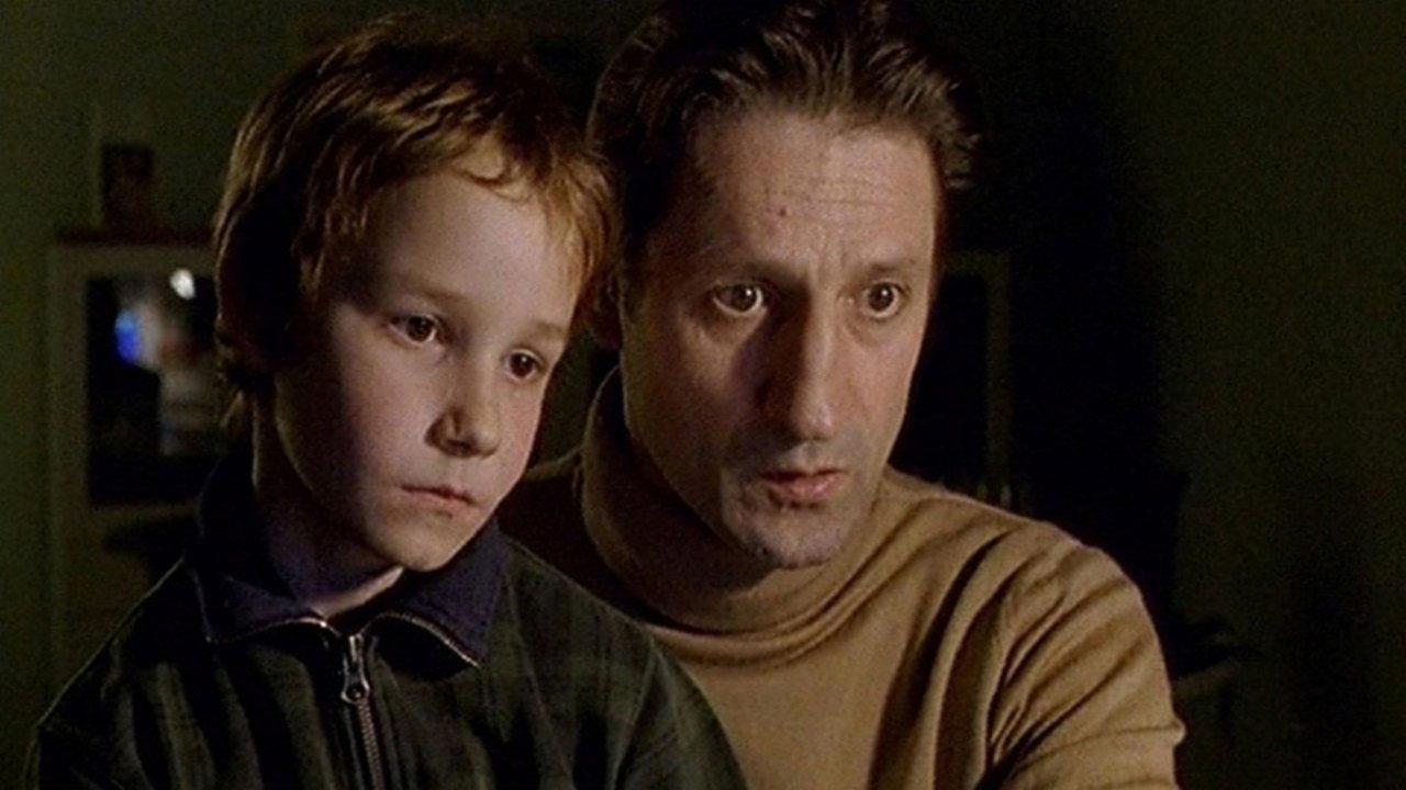 The Frozen Sea 2006 movie scene