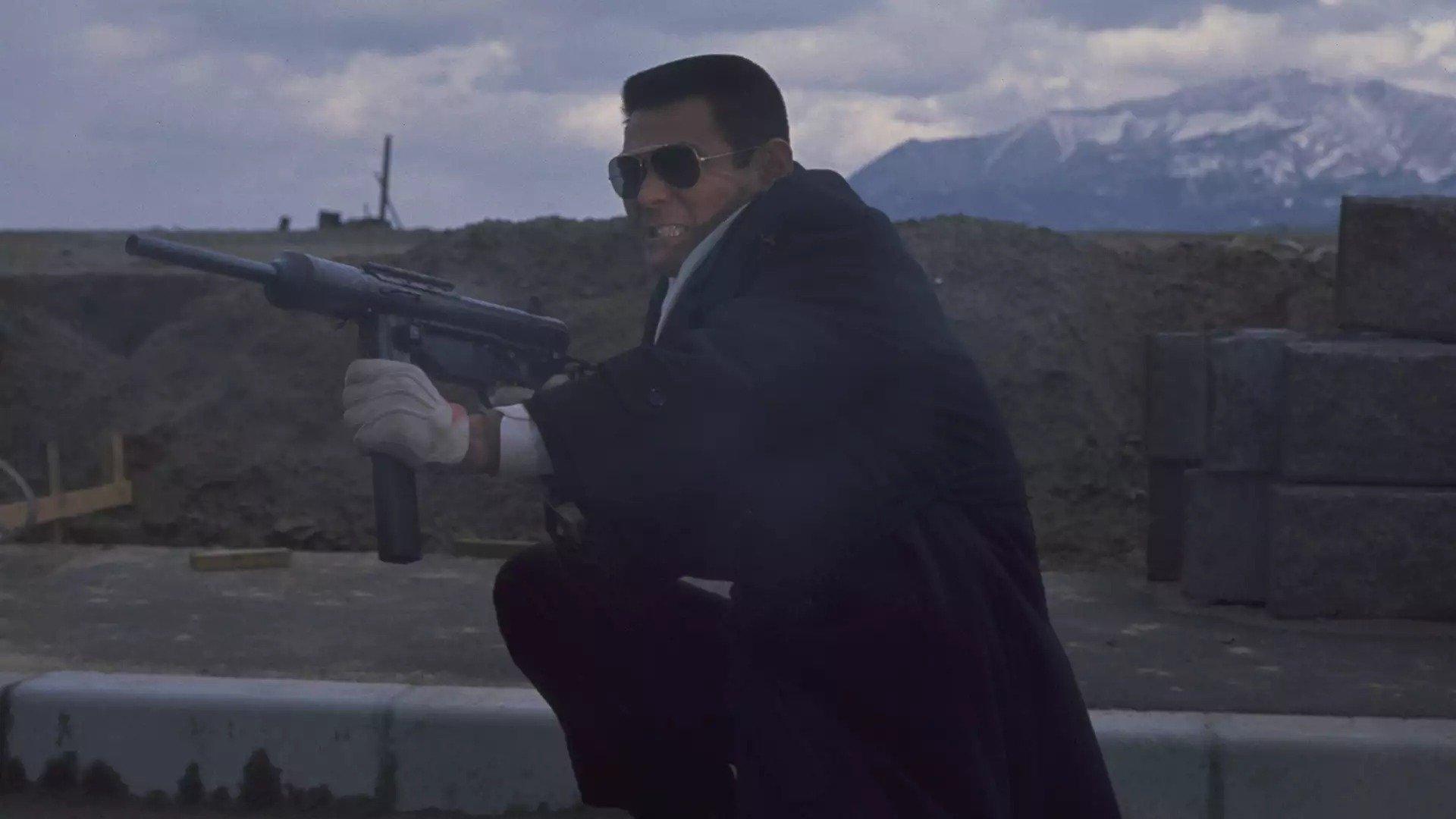 The Machine Gun Dragon 1976 movie scene