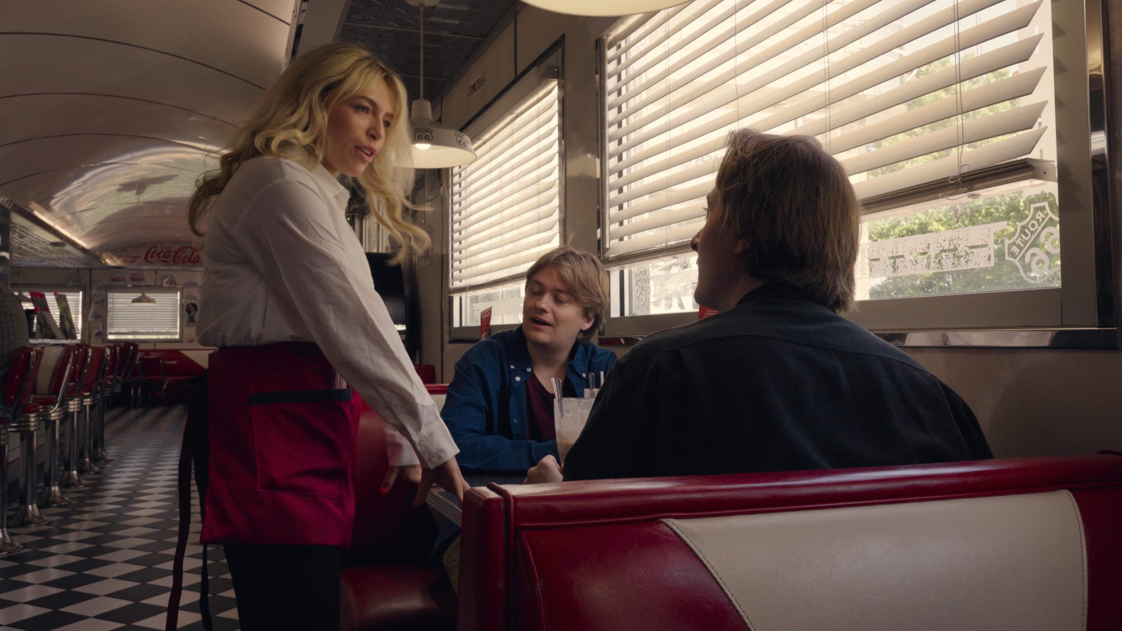 The Pretty Waitress movie scene