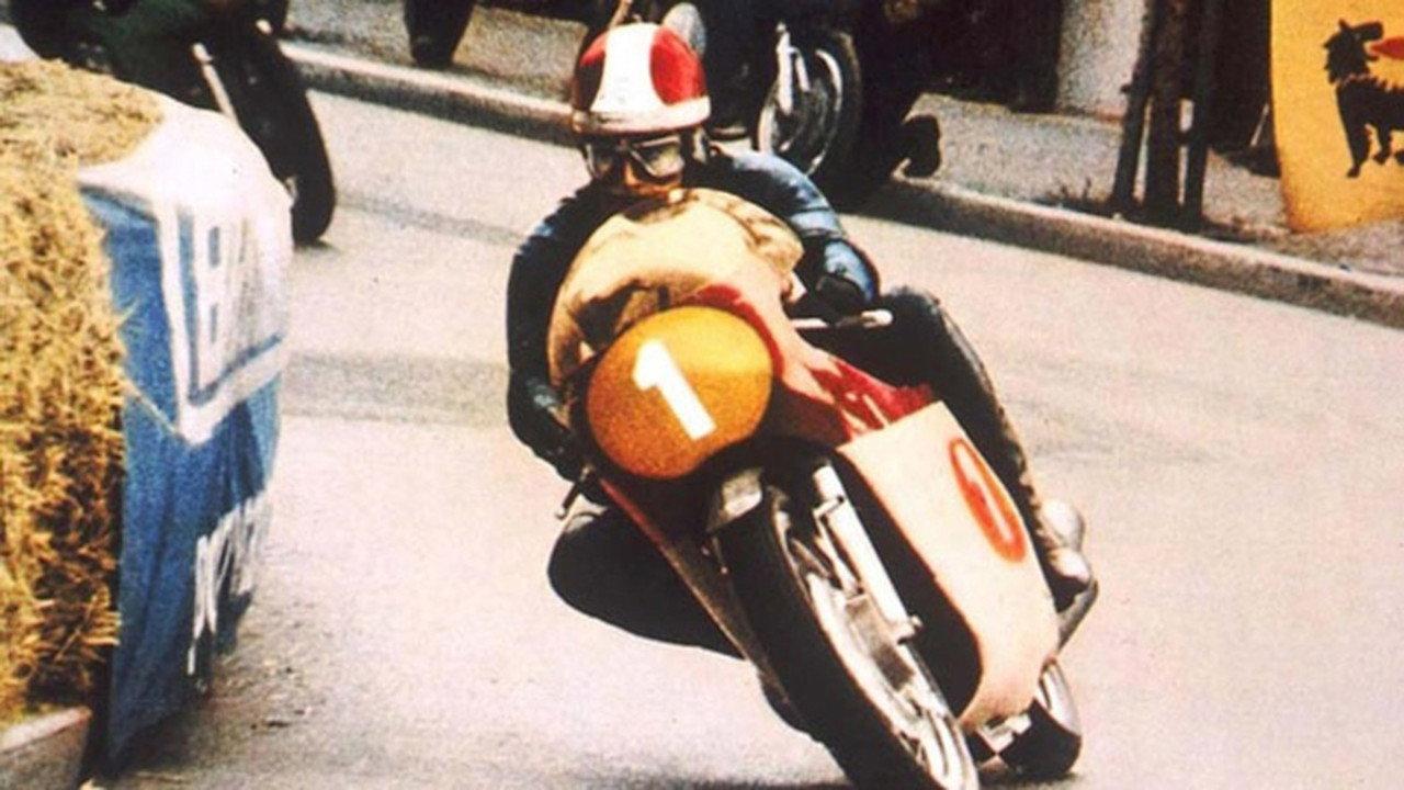 On Asphalt at Full Speed! 1970 movie scene