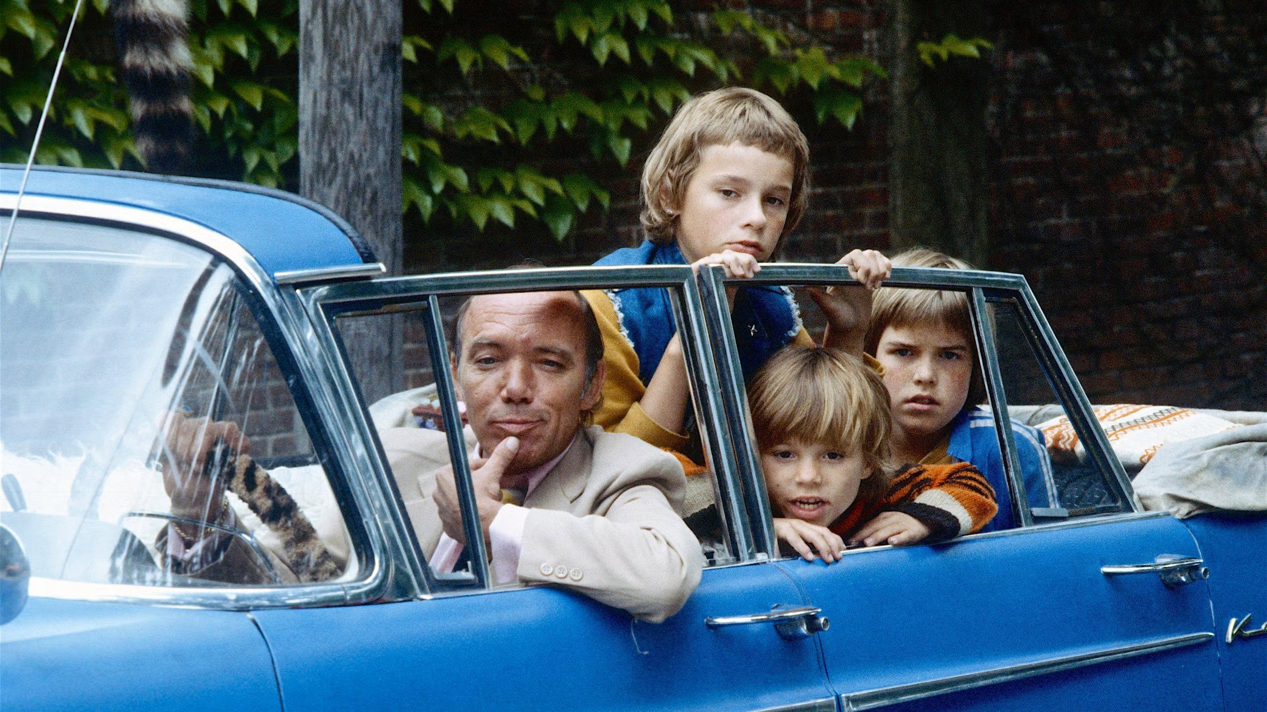 Three Angels and Five Lions 1982 movie scene