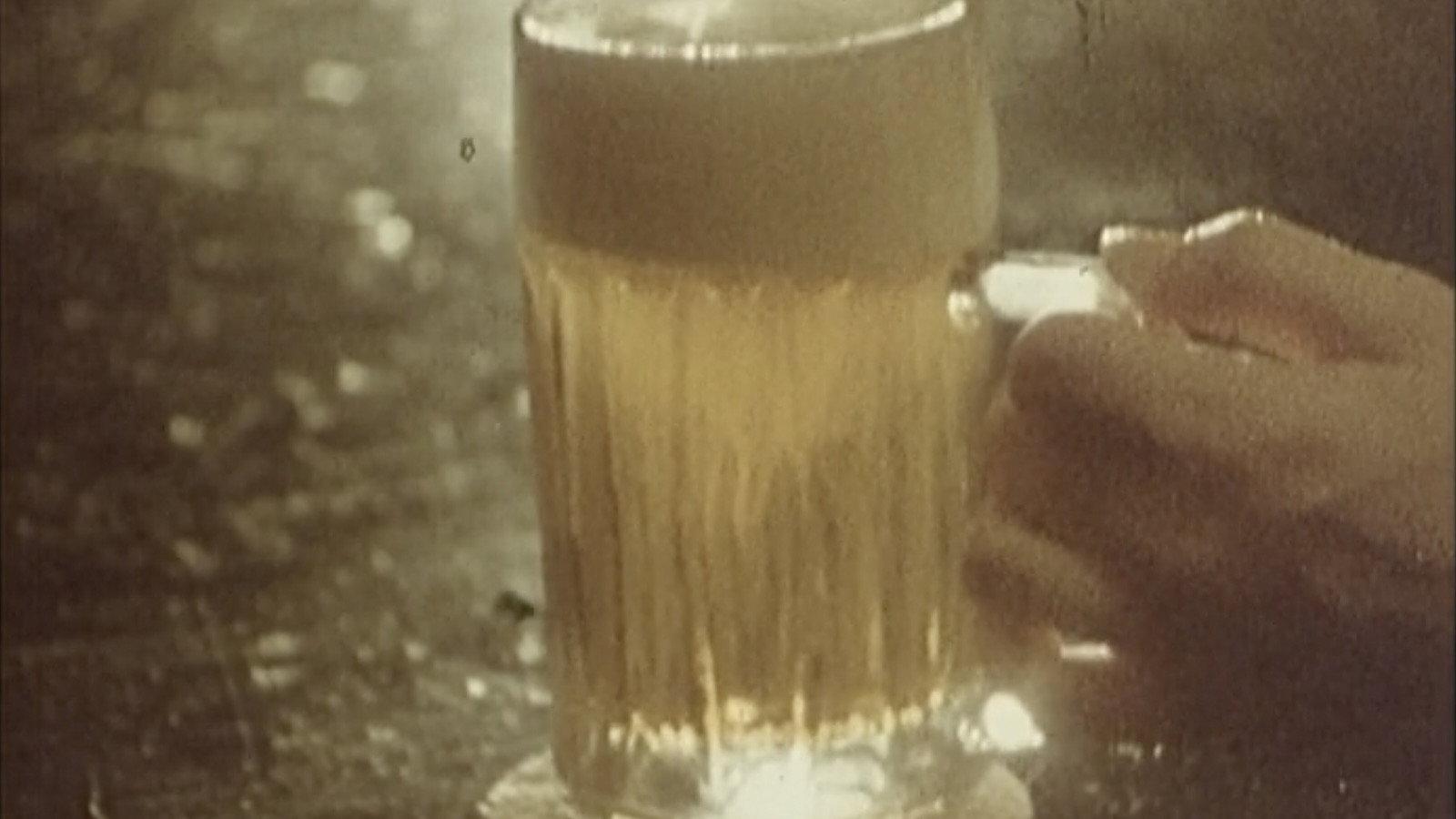 Between Lips and Glasses 1989 movie scene
