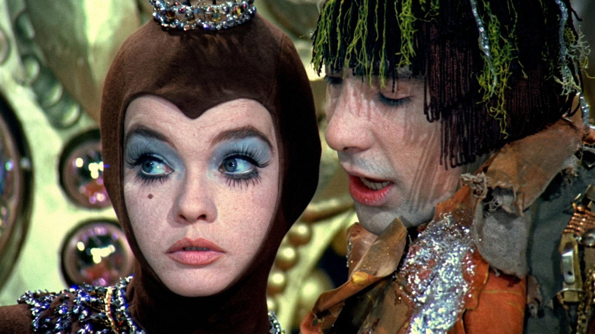 Veronica Comes Back 1973 movie scene