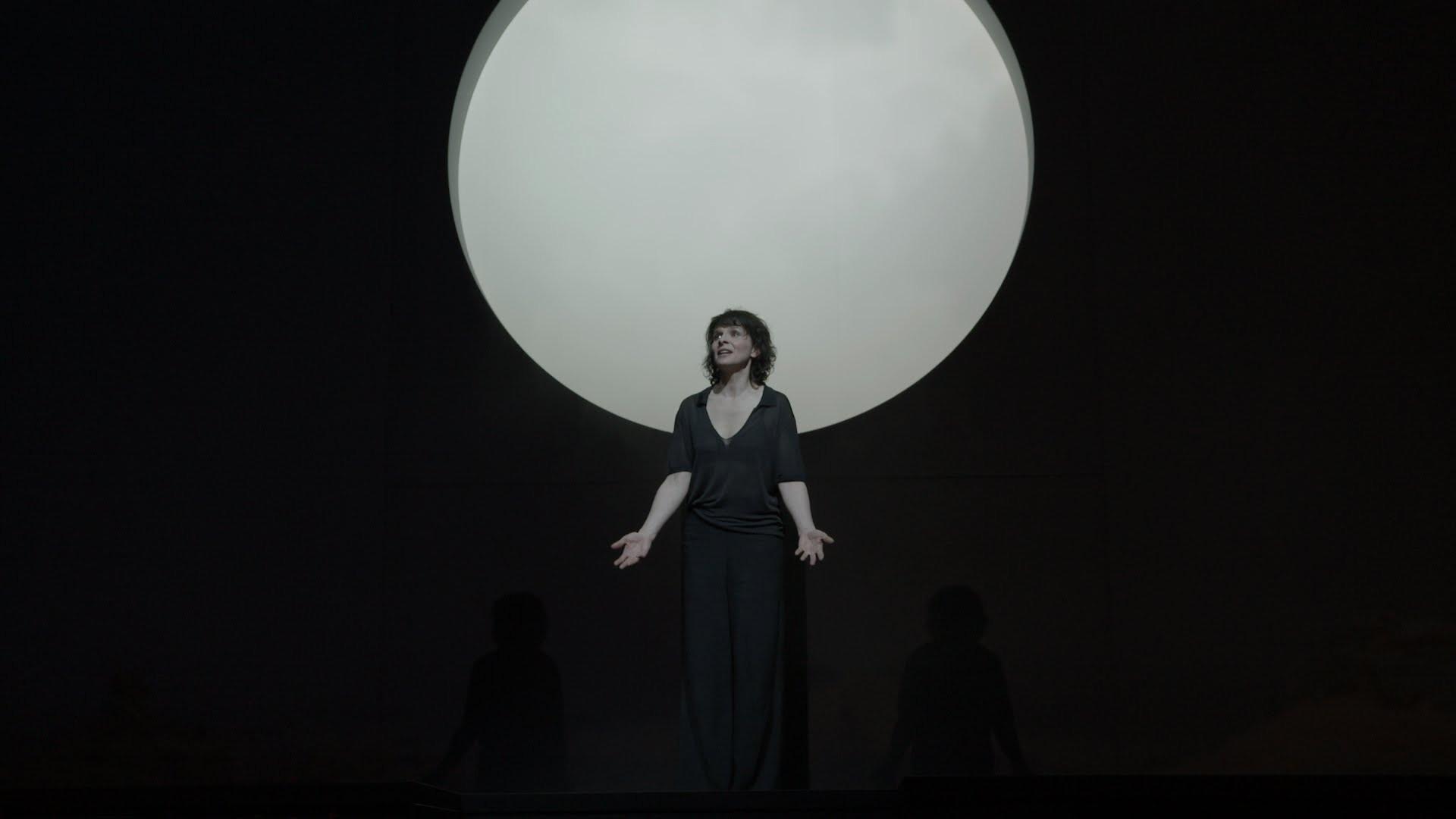 Antigone at the Barbican 2015 movie scene