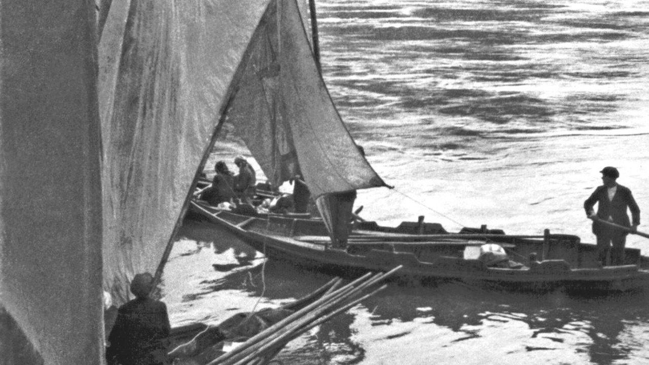 Working on the Douro River 1931 movie scene