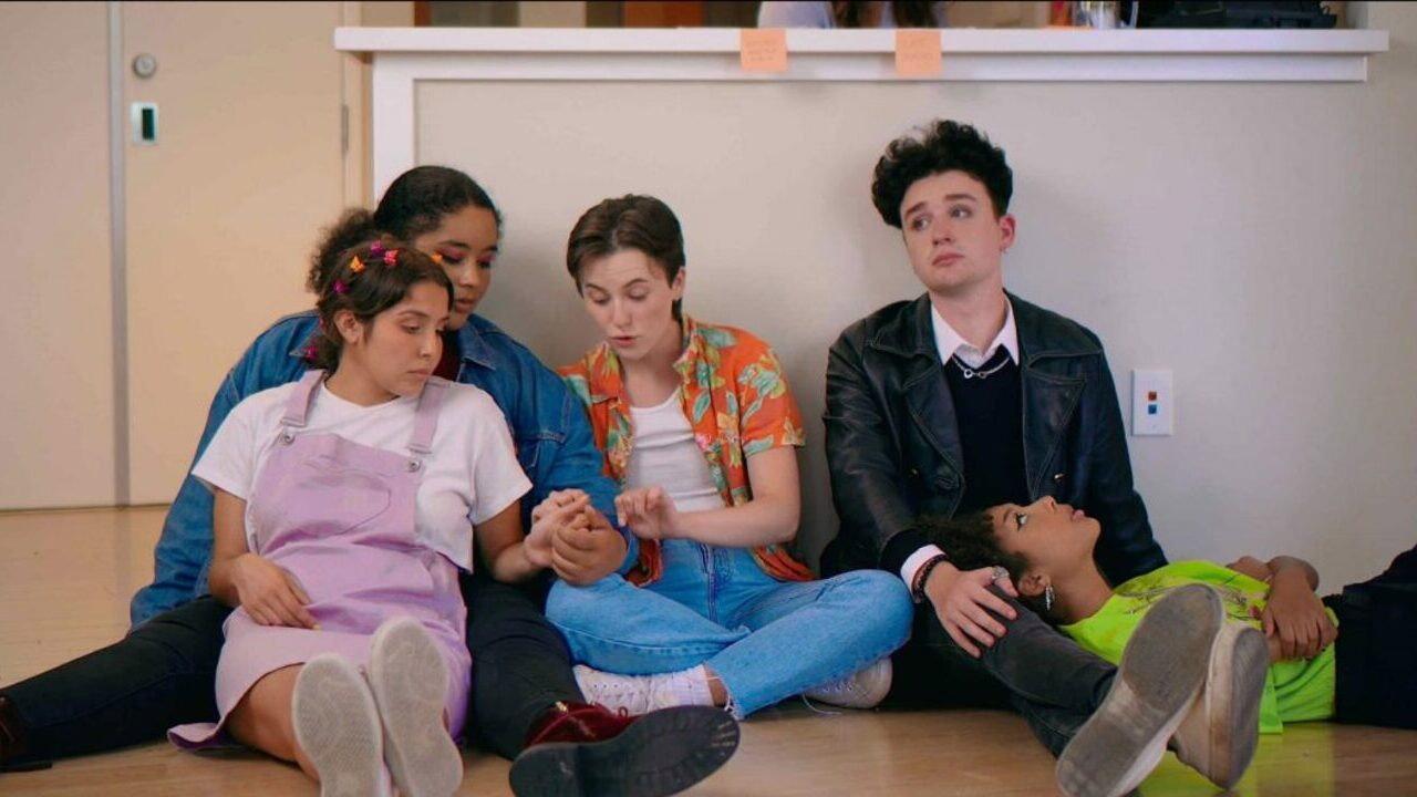 Hetero 2021 movie scene