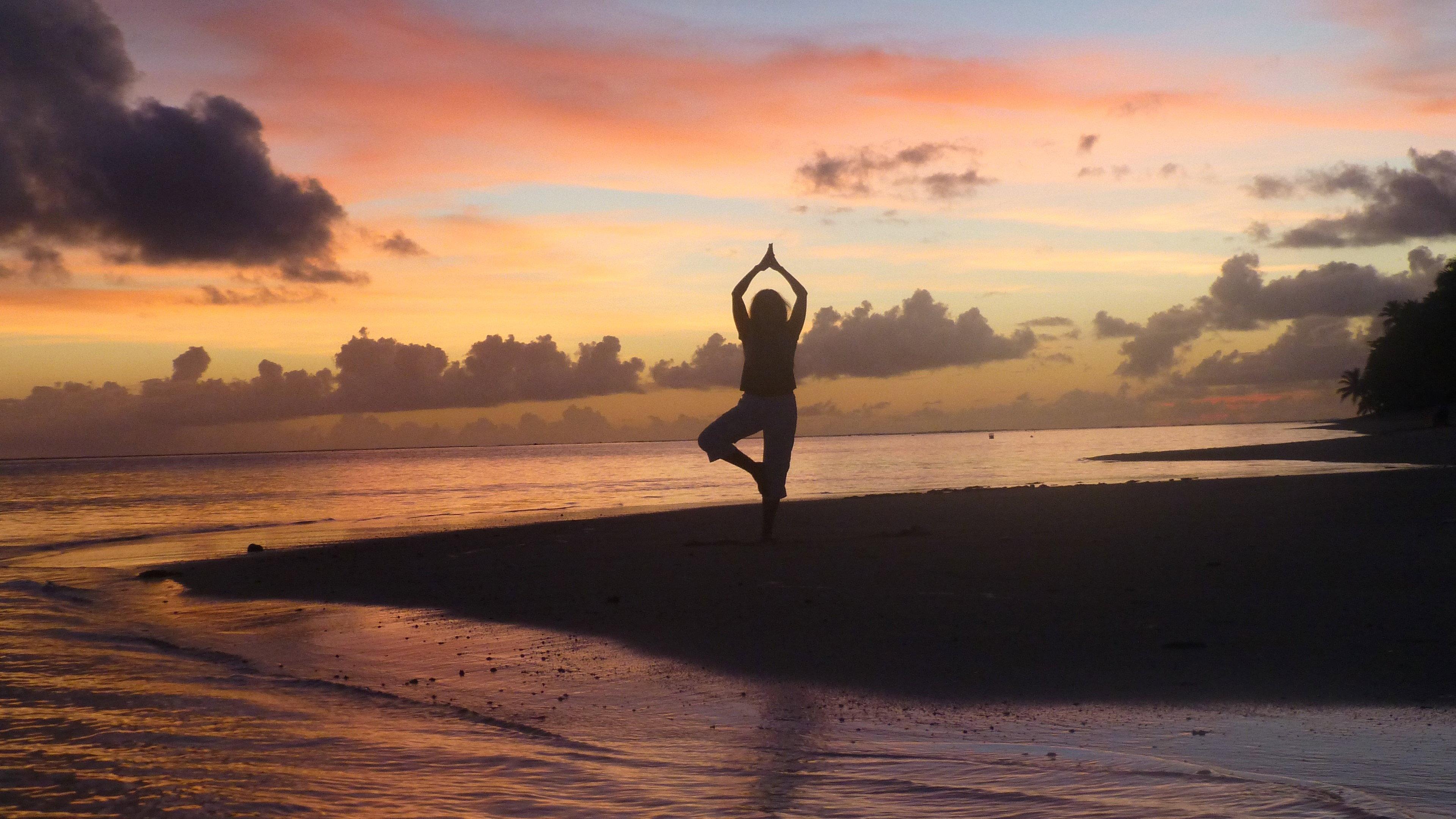 Louise Solomon's Yoga & Pilates 2004 movie scene
