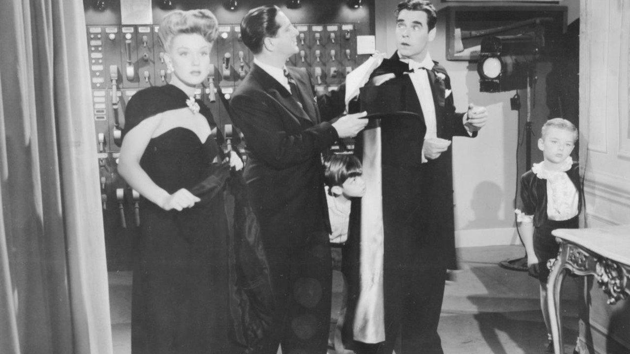 Footlight Glamour 1943 movie scene