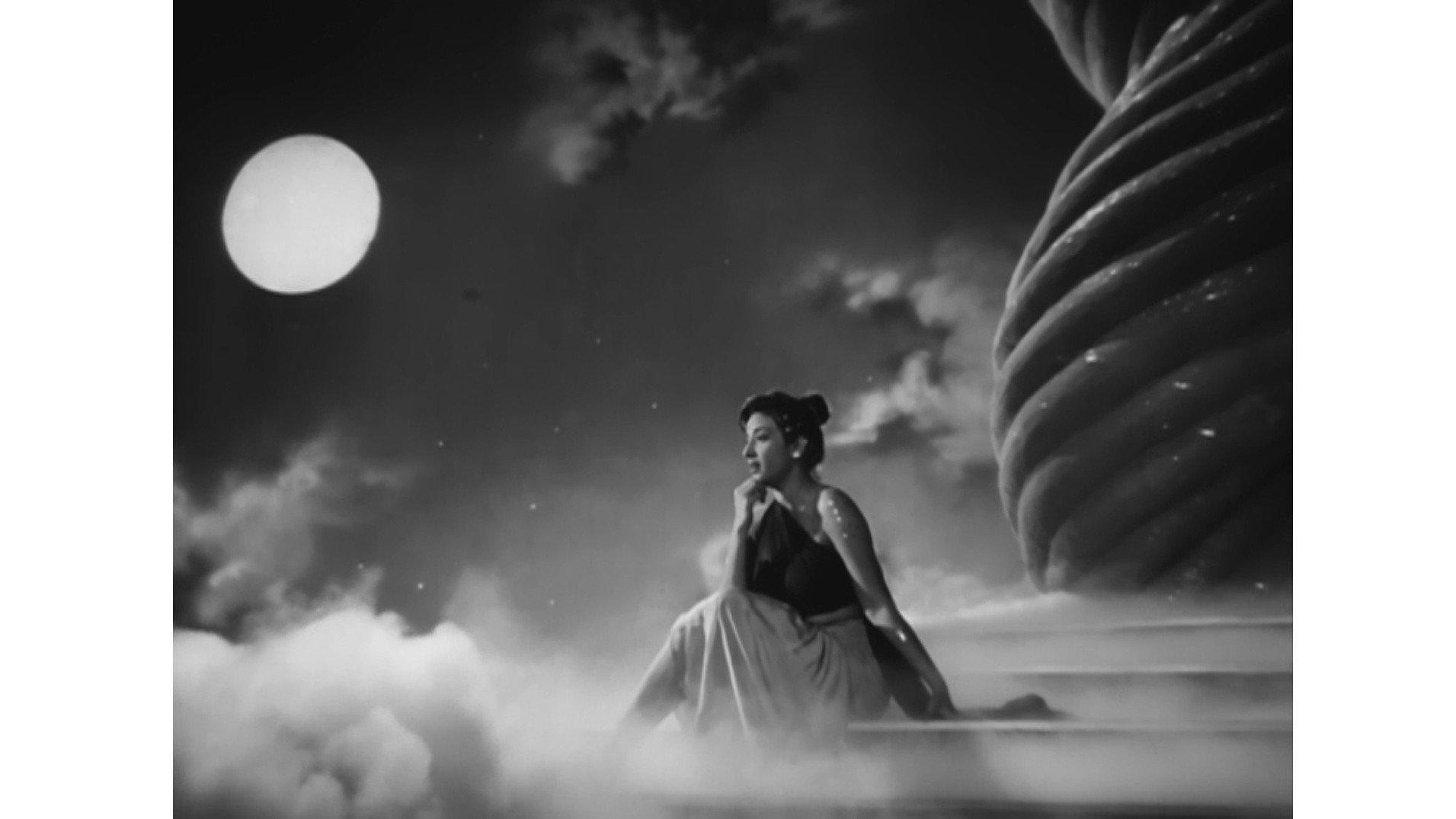 Nargis 1991 movie scene