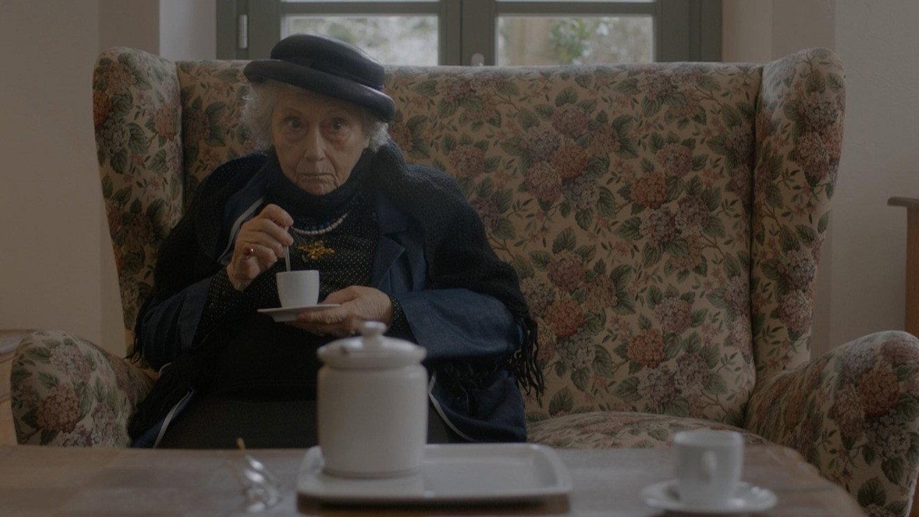 Beatrice 2019 movie scene