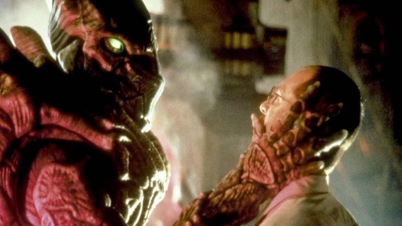 Survivor 1999 movie scene